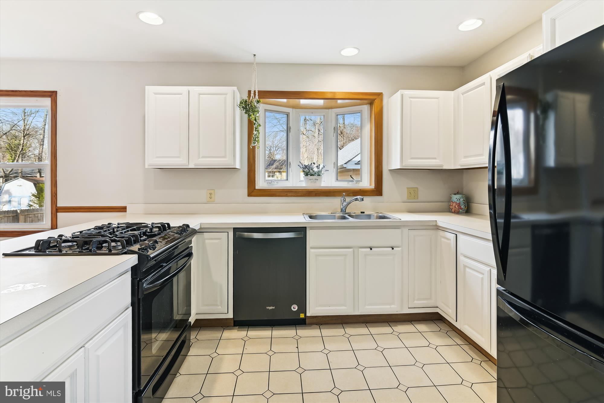 HILLSMERE SHORES - Residential