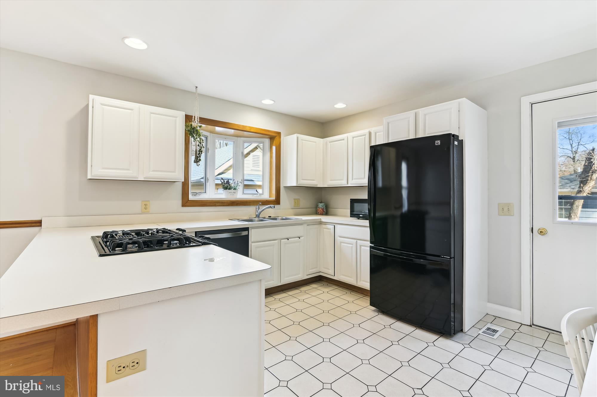 HILLSMERE SHORES - Residential