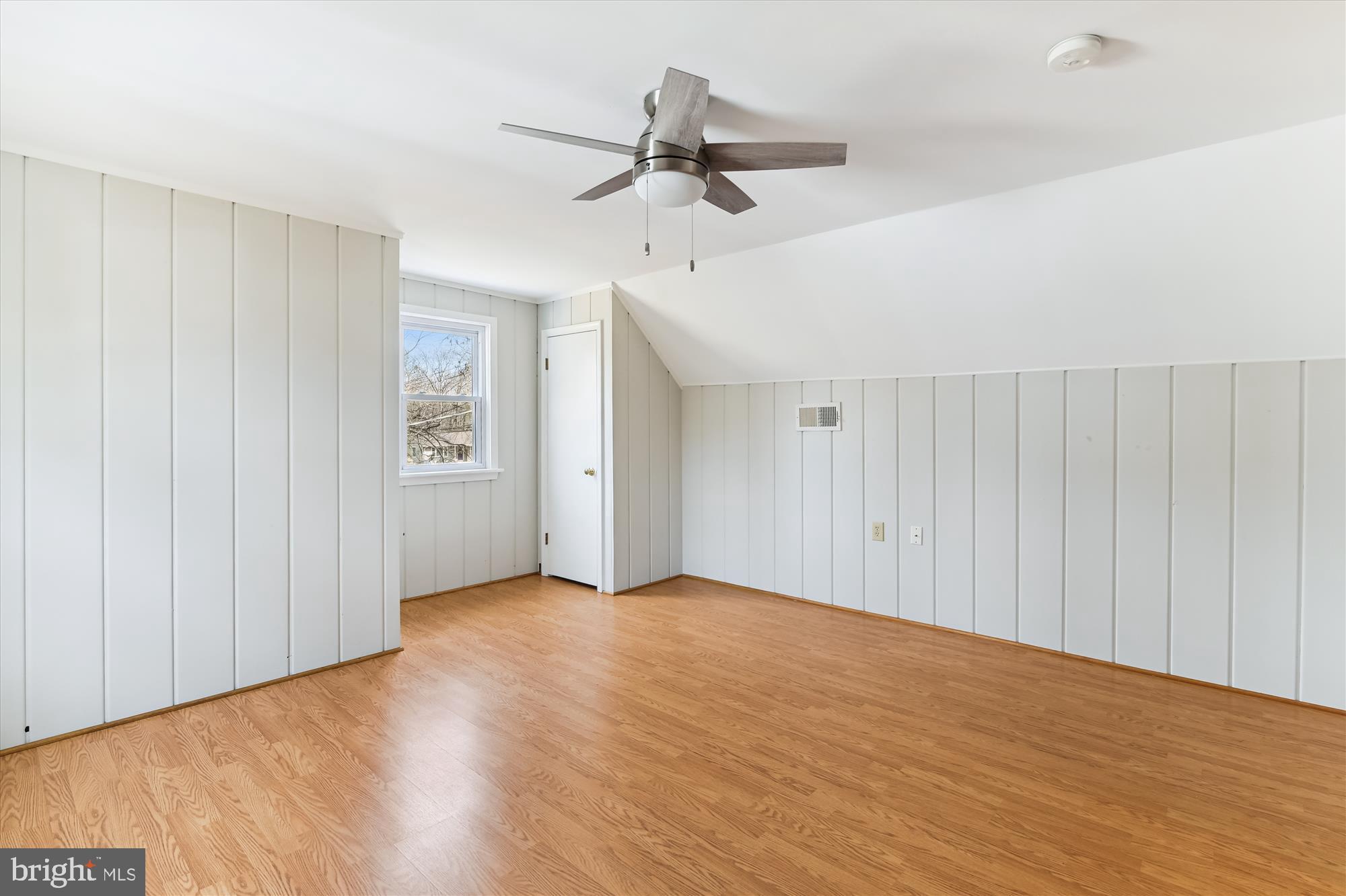 HILLSMERE SHORES - Residential