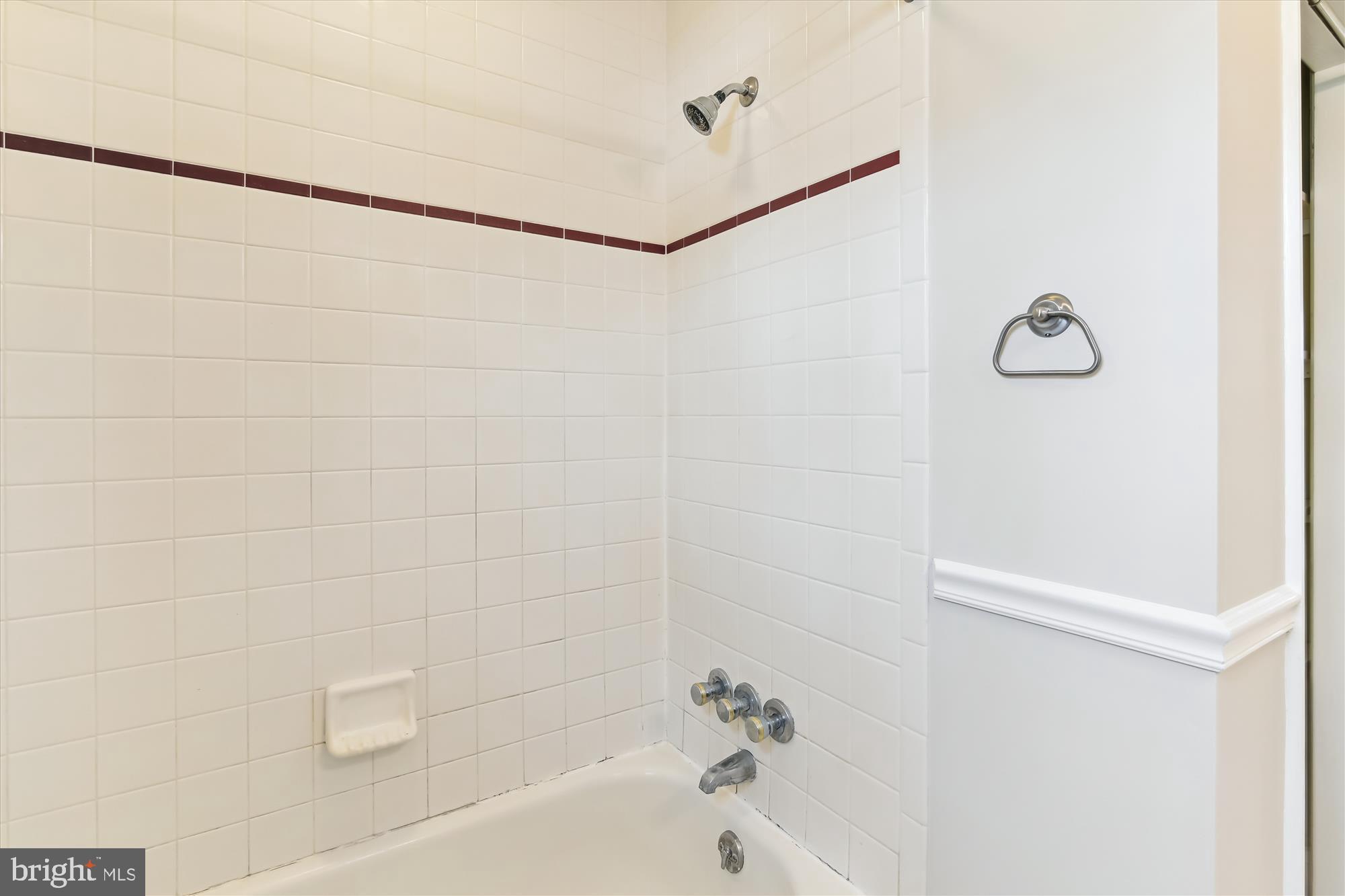 HILLSMERE SHORES - Residential