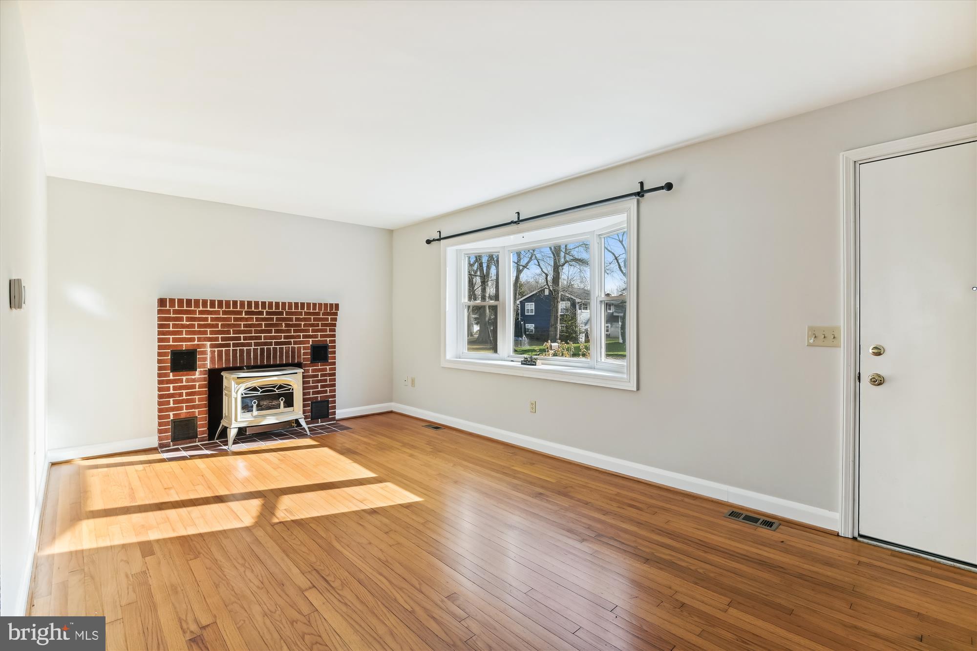 HILLSMERE SHORES - Residential