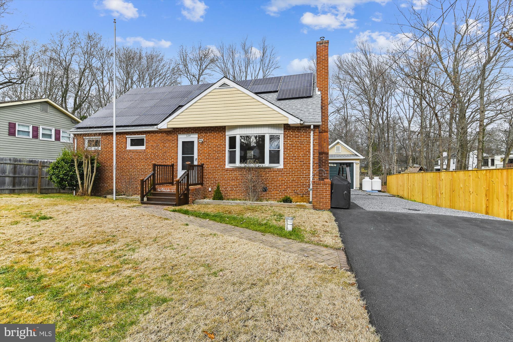 HILLSMERE SHORES - Residential