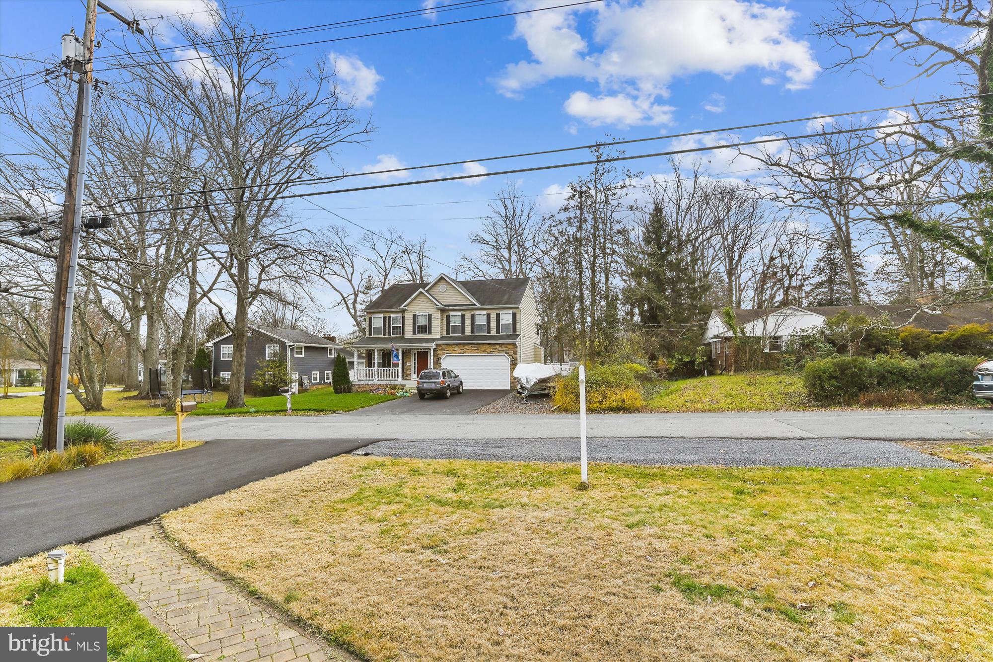 HILLSMERE SHORES - Residential