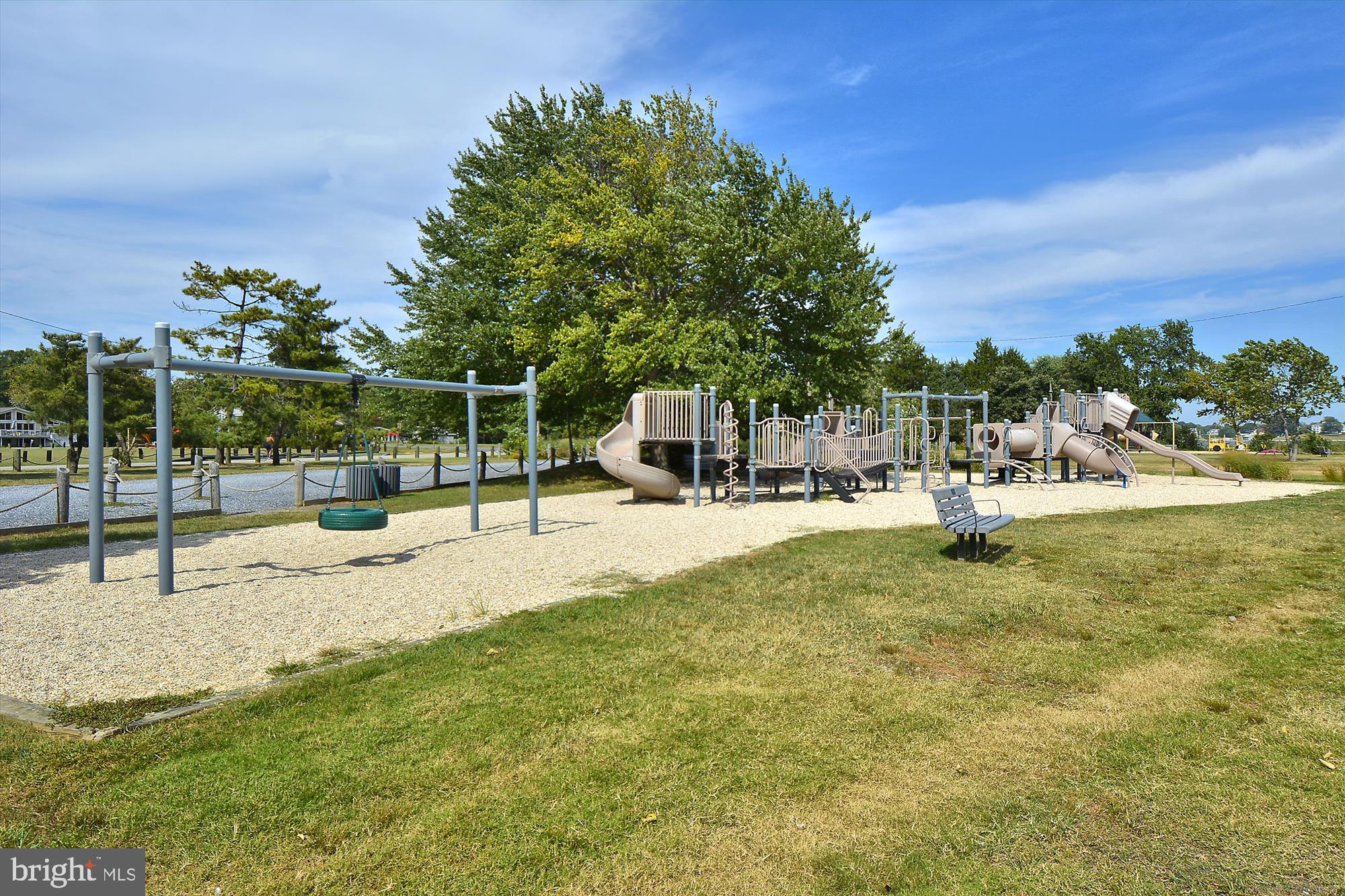 HILLSMERE SHORES - Residential