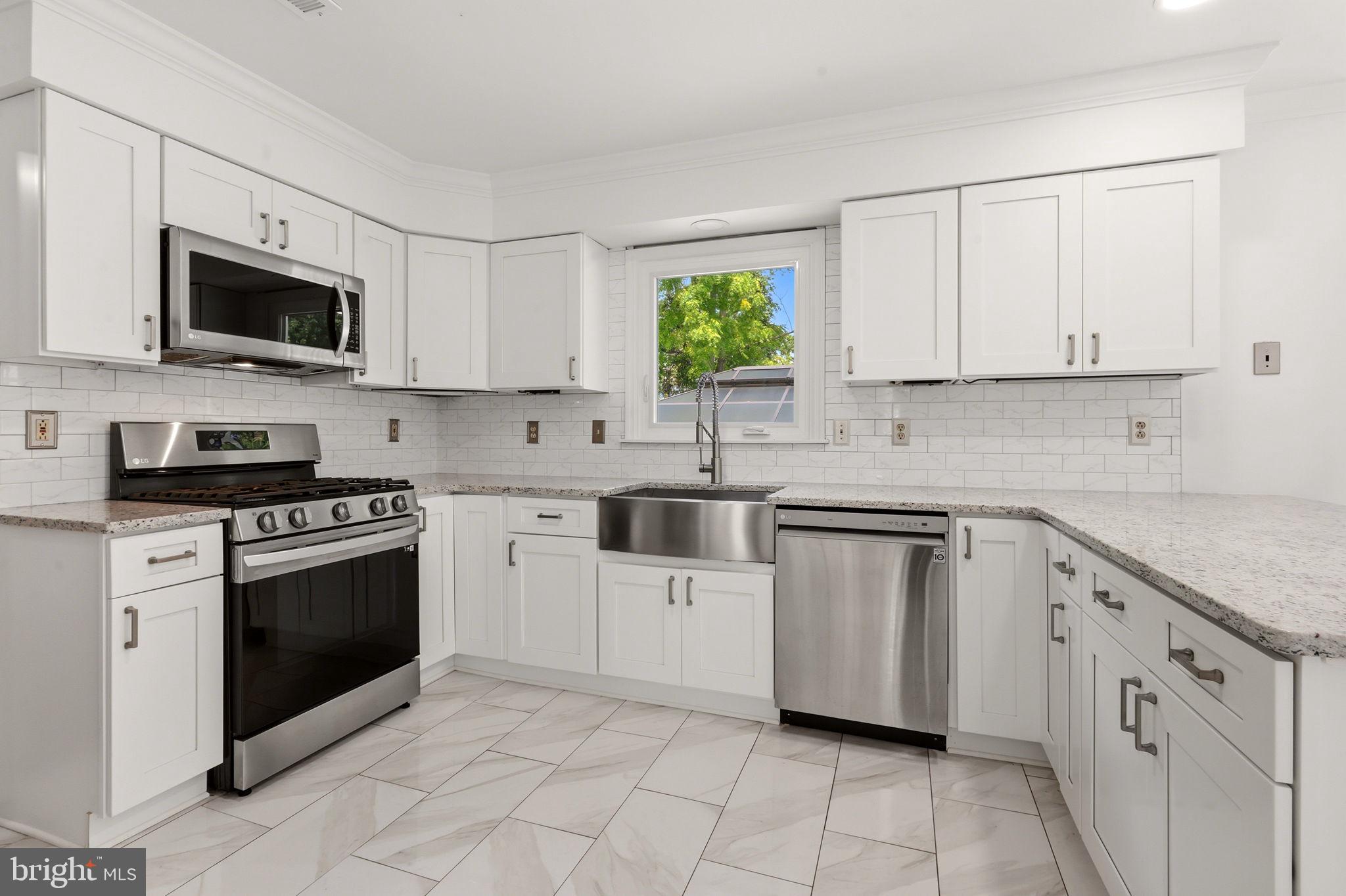 1405 SWAN LANE