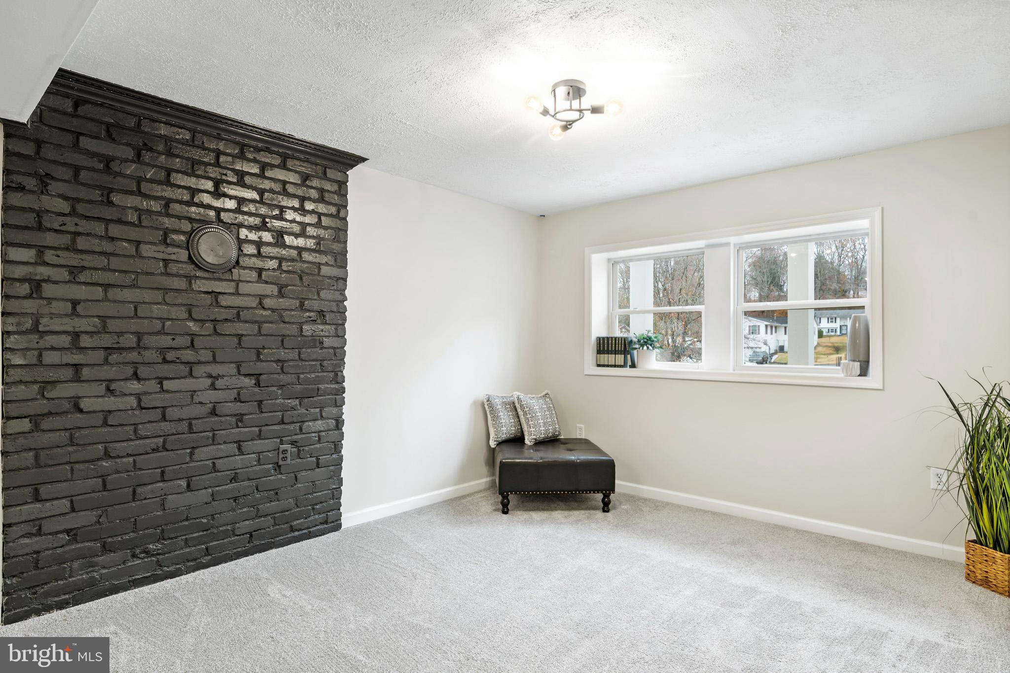 STRAWBERRY HILLS ESTATES - Residential