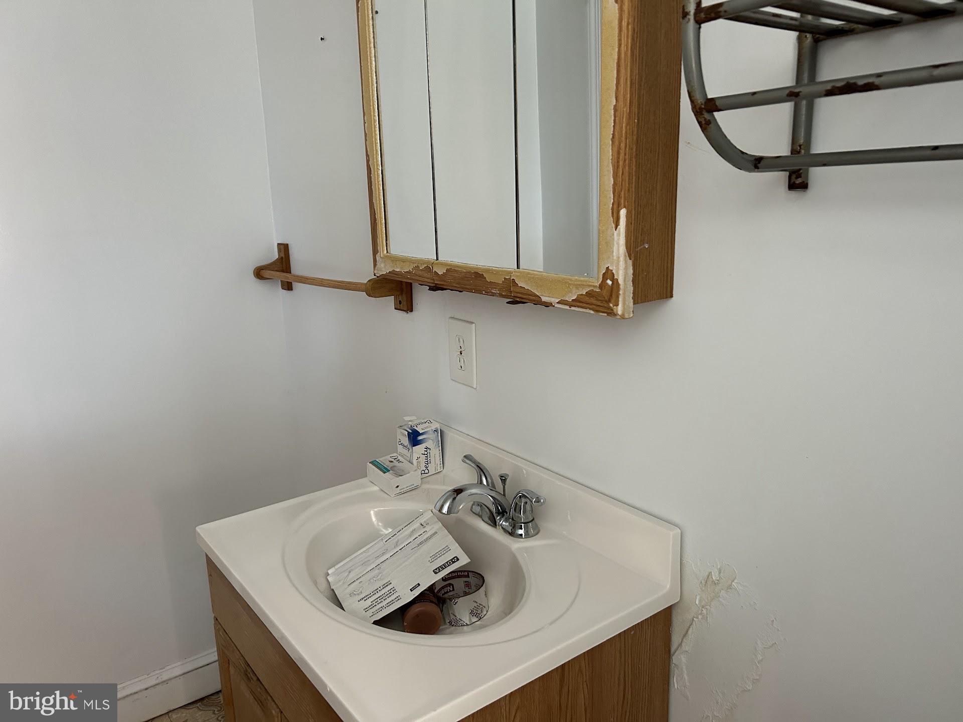 CATONSVILLE MANOR - Residential