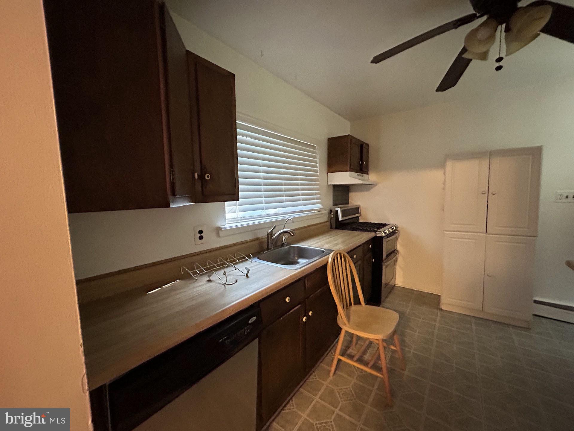 CATONSVILLE MANOR - Residential