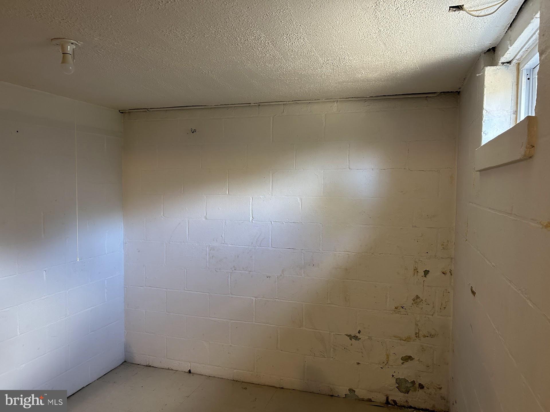 CATONSVILLE MANOR - Residential