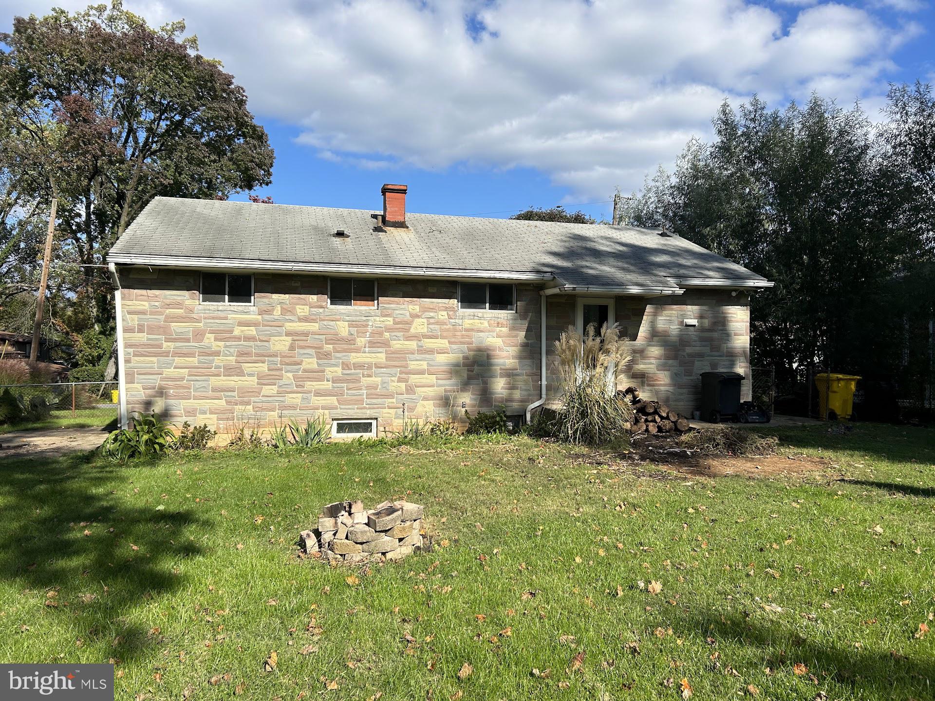 CATONSVILLE MANOR - Residential