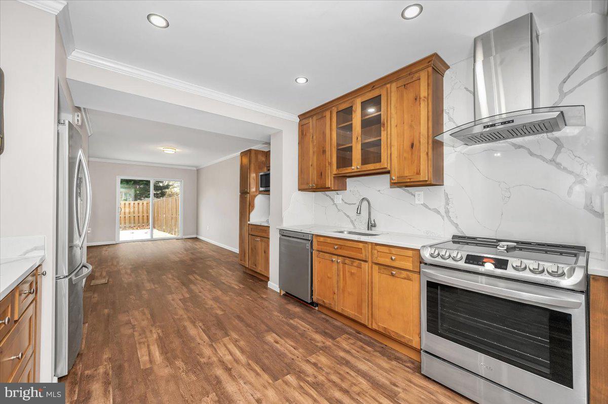 SHADY GROVE VILLAGE - Residential Lease