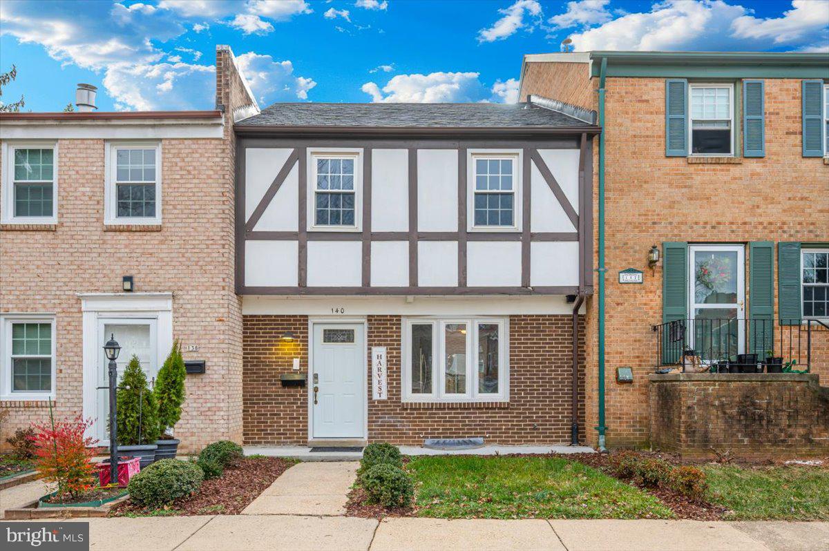 SHADY GROVE VILLAGE - Residential Lease