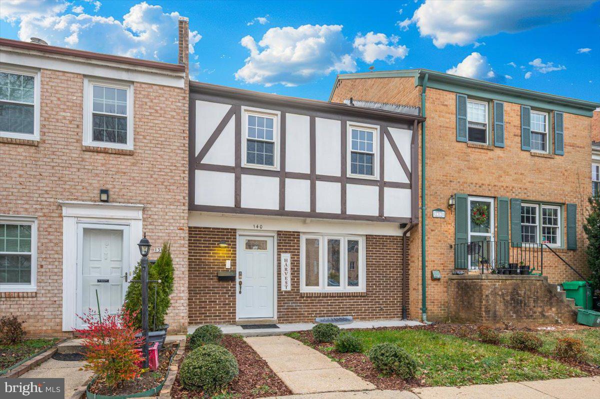 SHADY GROVE VILLAGE - Residential Lease