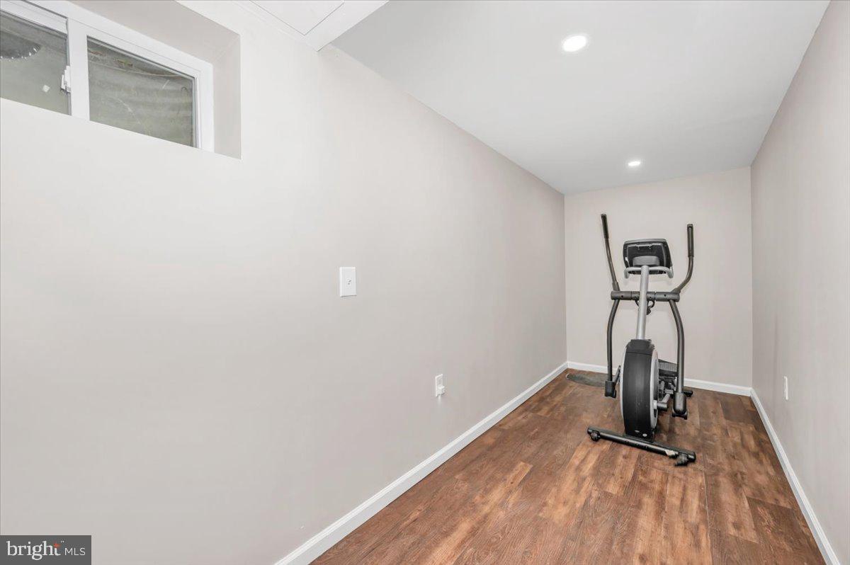 SHADY GROVE VILLAGE - Residential Lease