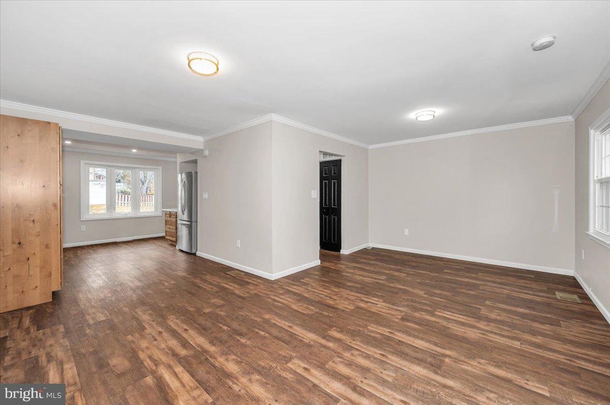 SHADY GROVE VILLAGE - Residential Lease