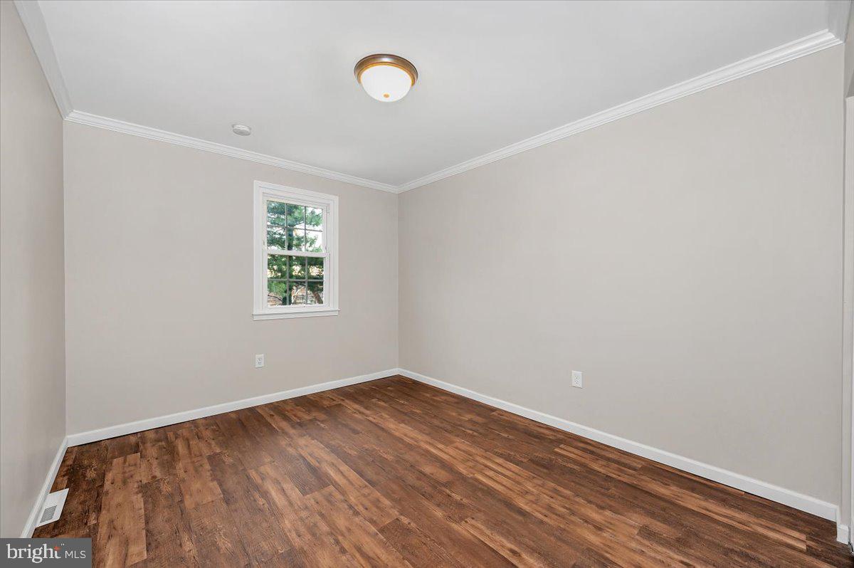 SHADY GROVE VILLAGE - Residential Lease