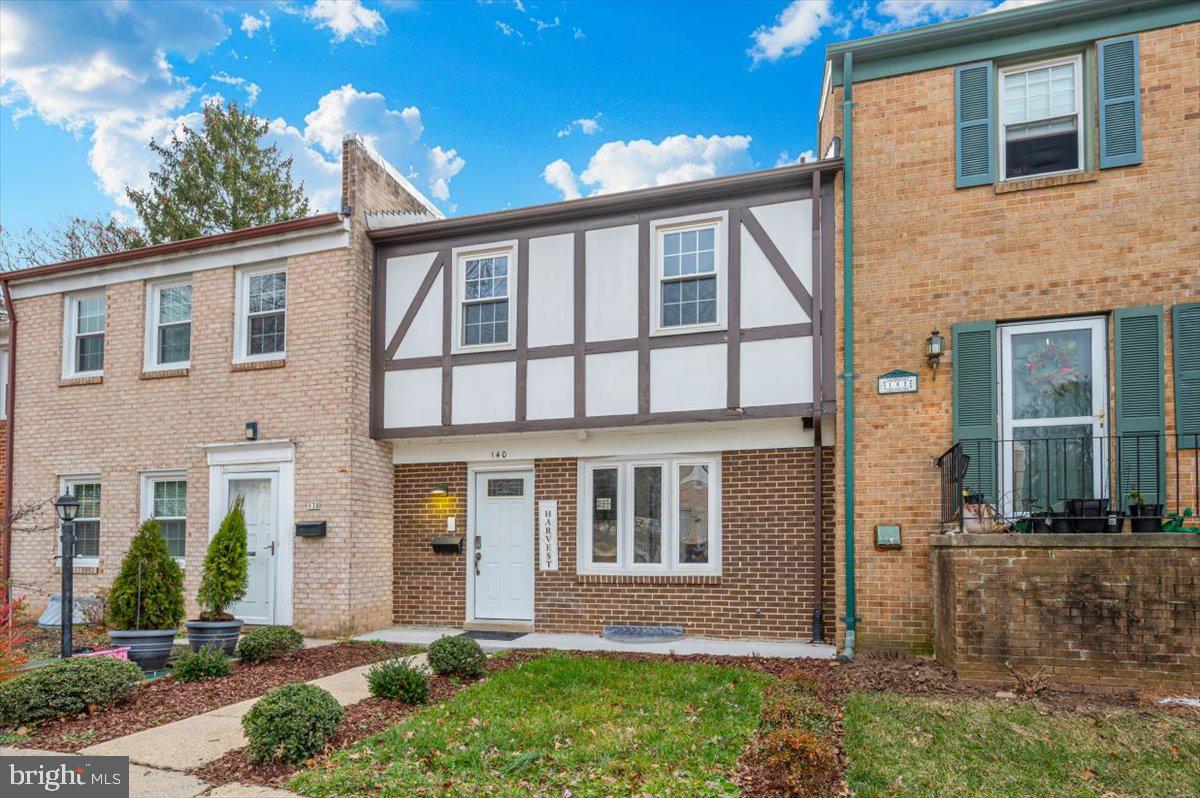 SHADY GROVE VILLAGE - Residential Lease