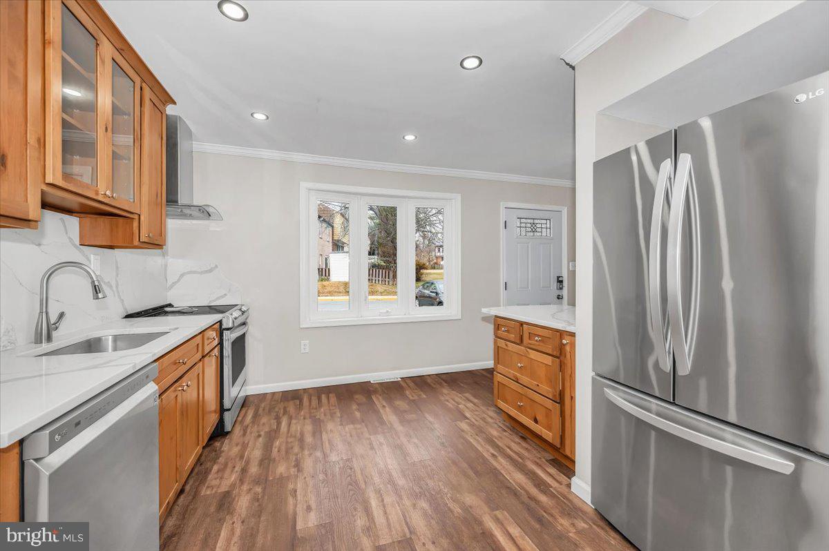 SHADY GROVE VILLAGE - Residential Lease