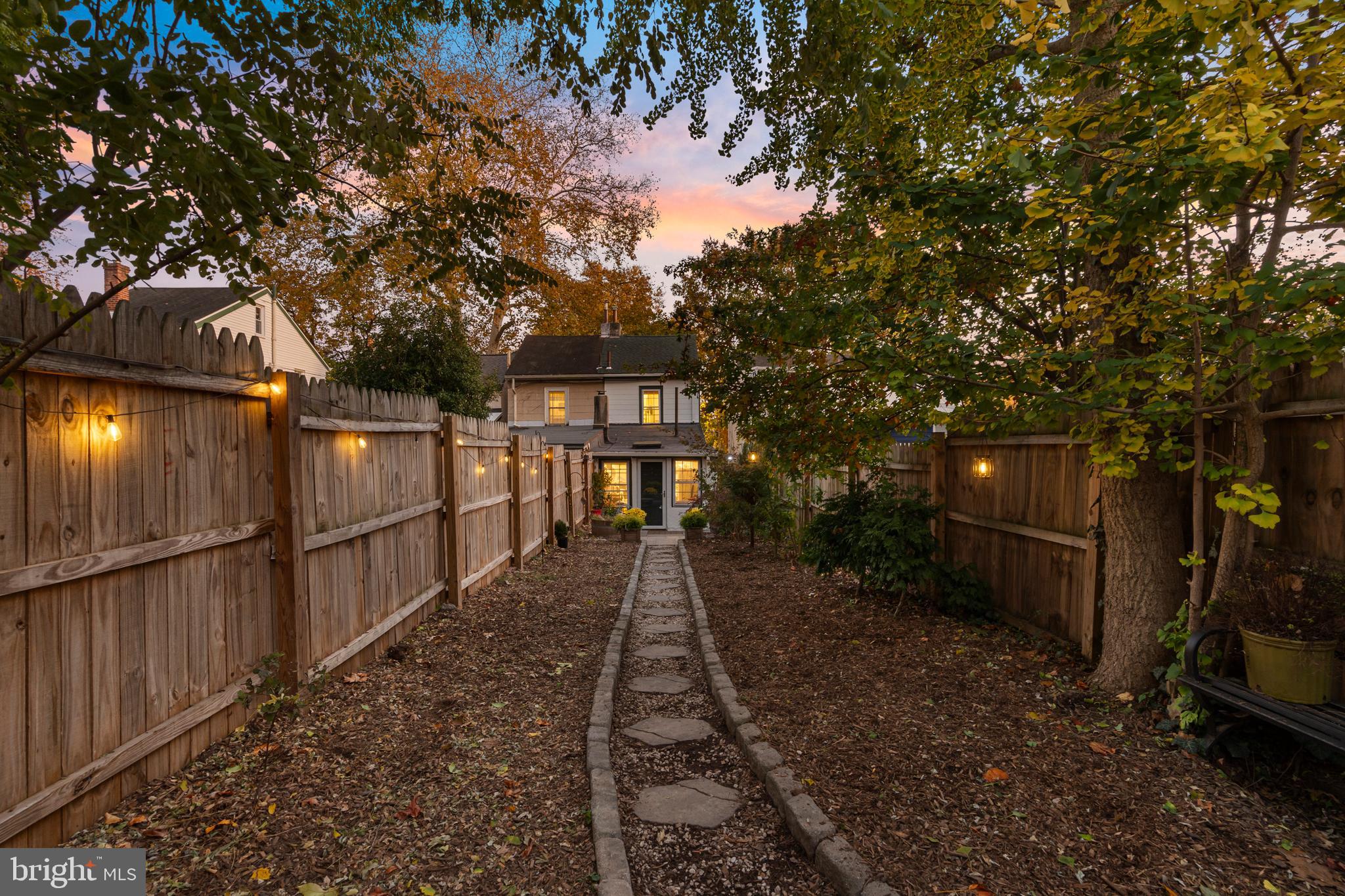 BLUE BELL HILL - Residential