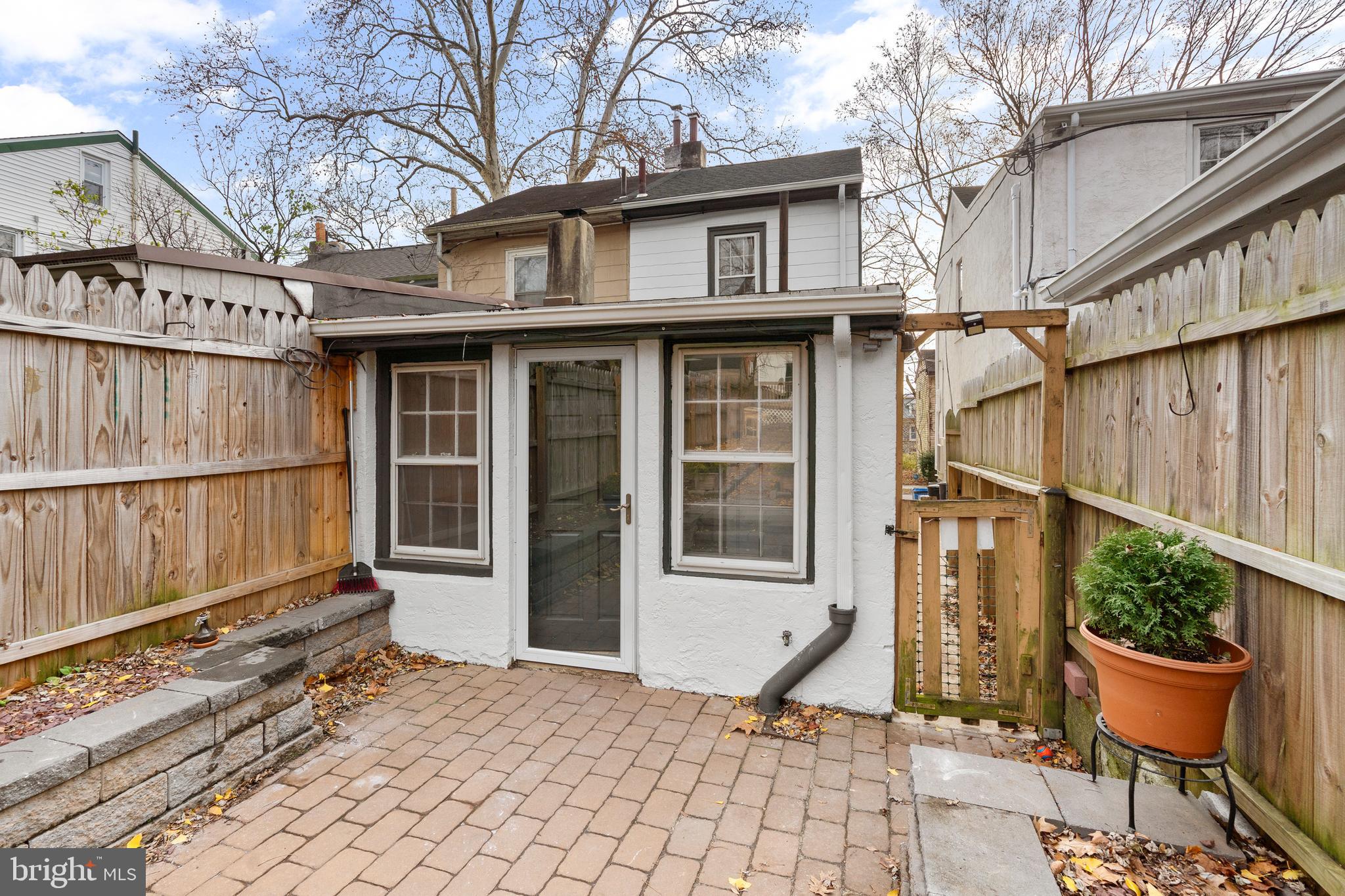 BLUE BELL HILL - Residential