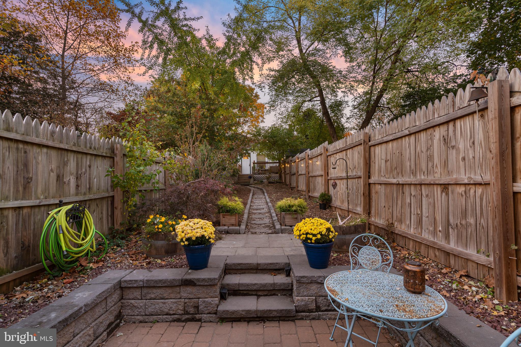 BLUE BELL HILL - Residential