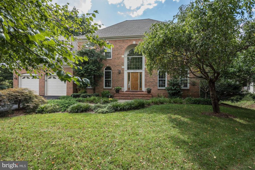 Gorgeous 5 BR, 4.5 BA, over 6,700 sqft home in sought after Haverhill West. Quiet .3 acre lot backs to trees w/multi-level deck, hot tub, patio. Decorative molding, HW t-out most of main lvl. Gourmet KIT w/granite, island, & butlers pantry. LR w/FP, DR, library, mud rm. 2 story FR w/wood FP. LUX owners suite w/sitting rm, updated BA. Fin LL w/rec rm, wet bar, game rm, 5th BR, full BA. 6,704 sqft.