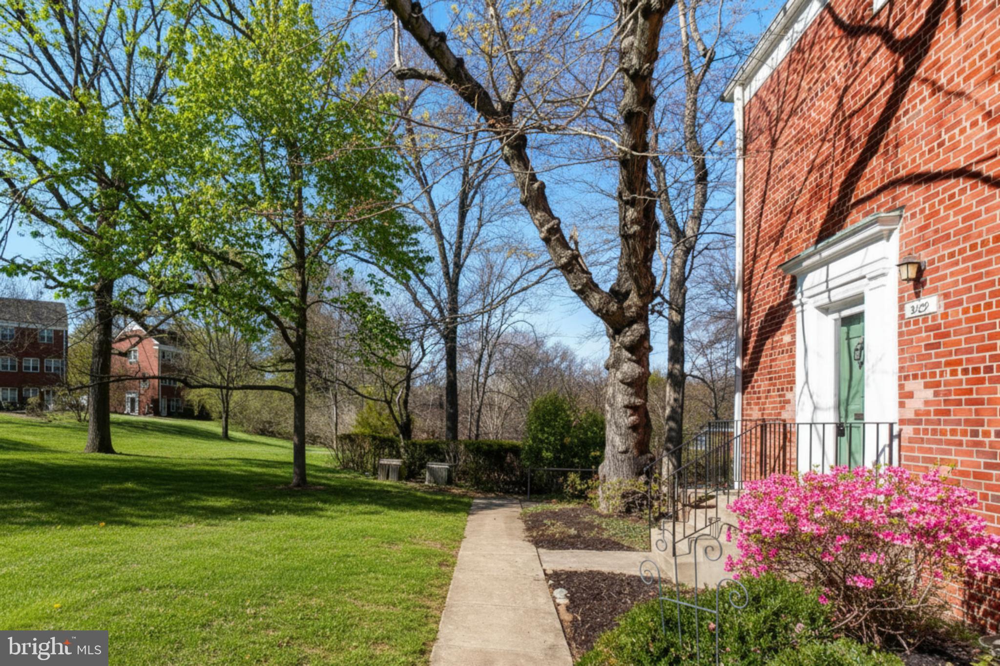 3129 MARTHA CUSTIS DR