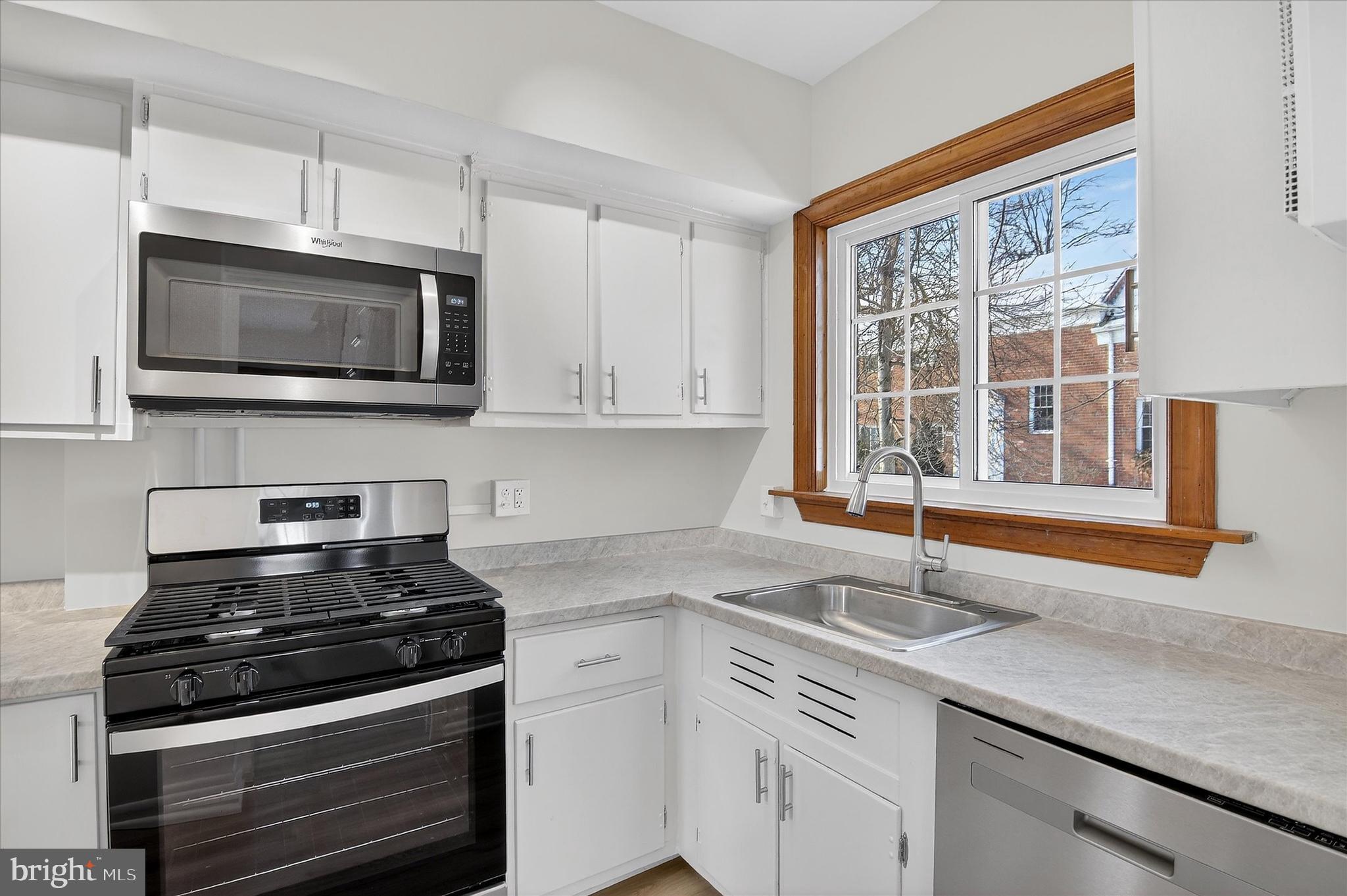 3129 MARTHA CUSTIS DR