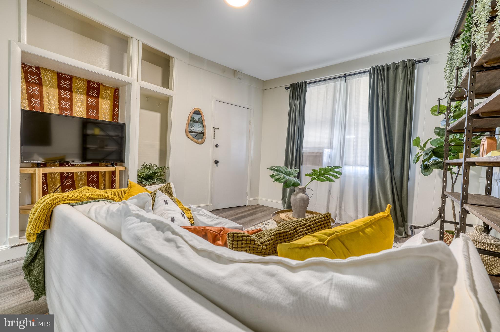 HAMILTON HEIGHTS - Residential Income
