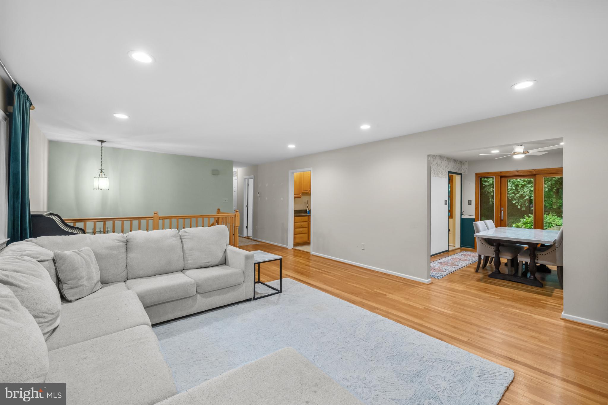 VICTORIA WOODS - Residential