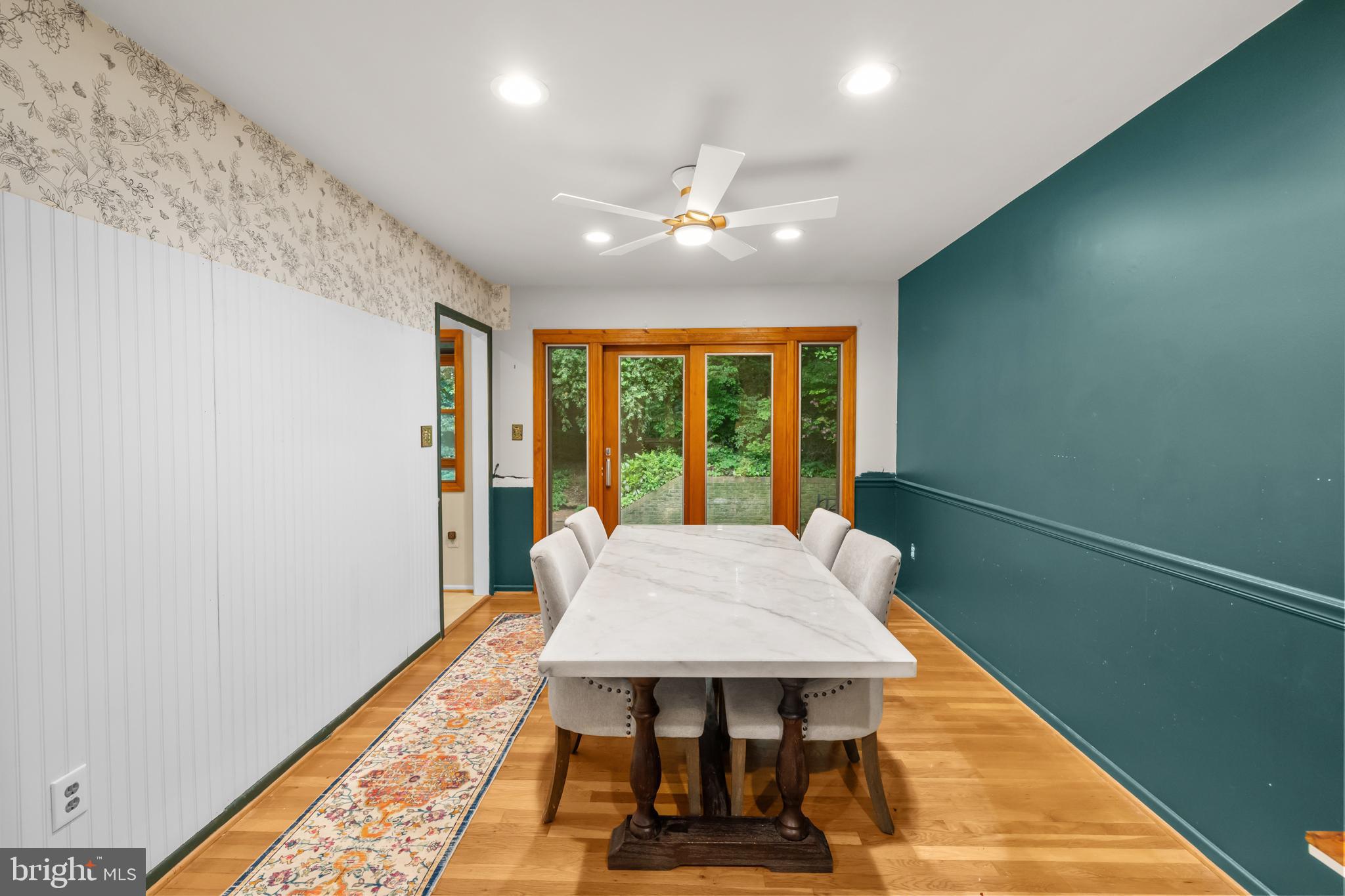 VICTORIA WOODS - Residential