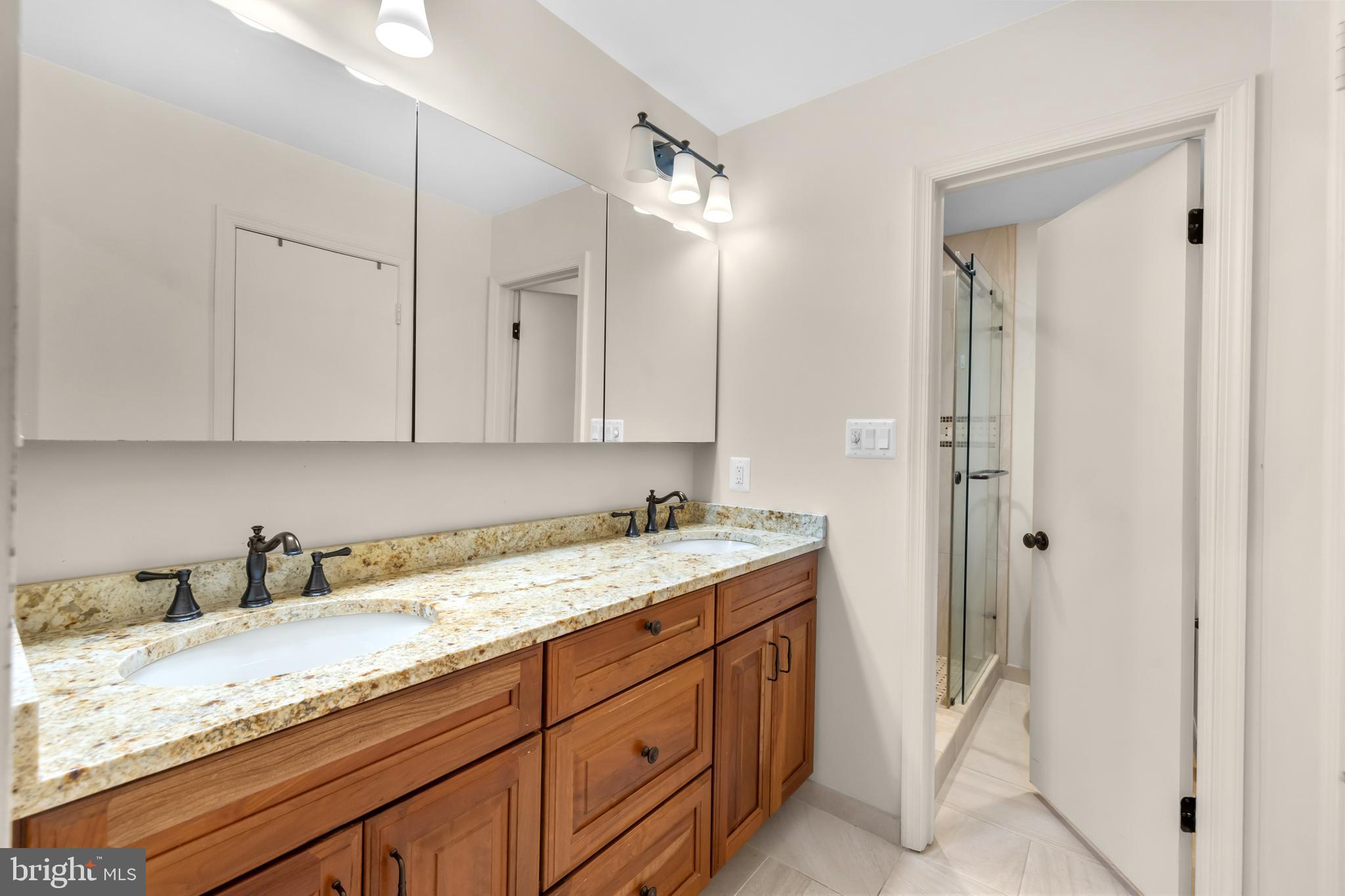 VICTORIA WOODS - Residential