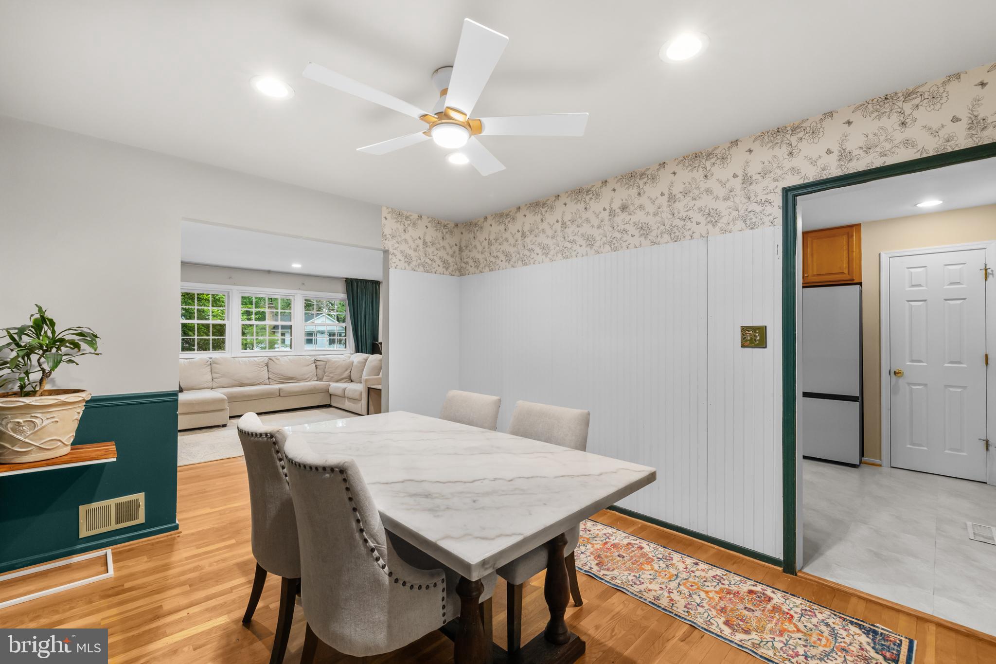 VICTORIA WOODS - Residential