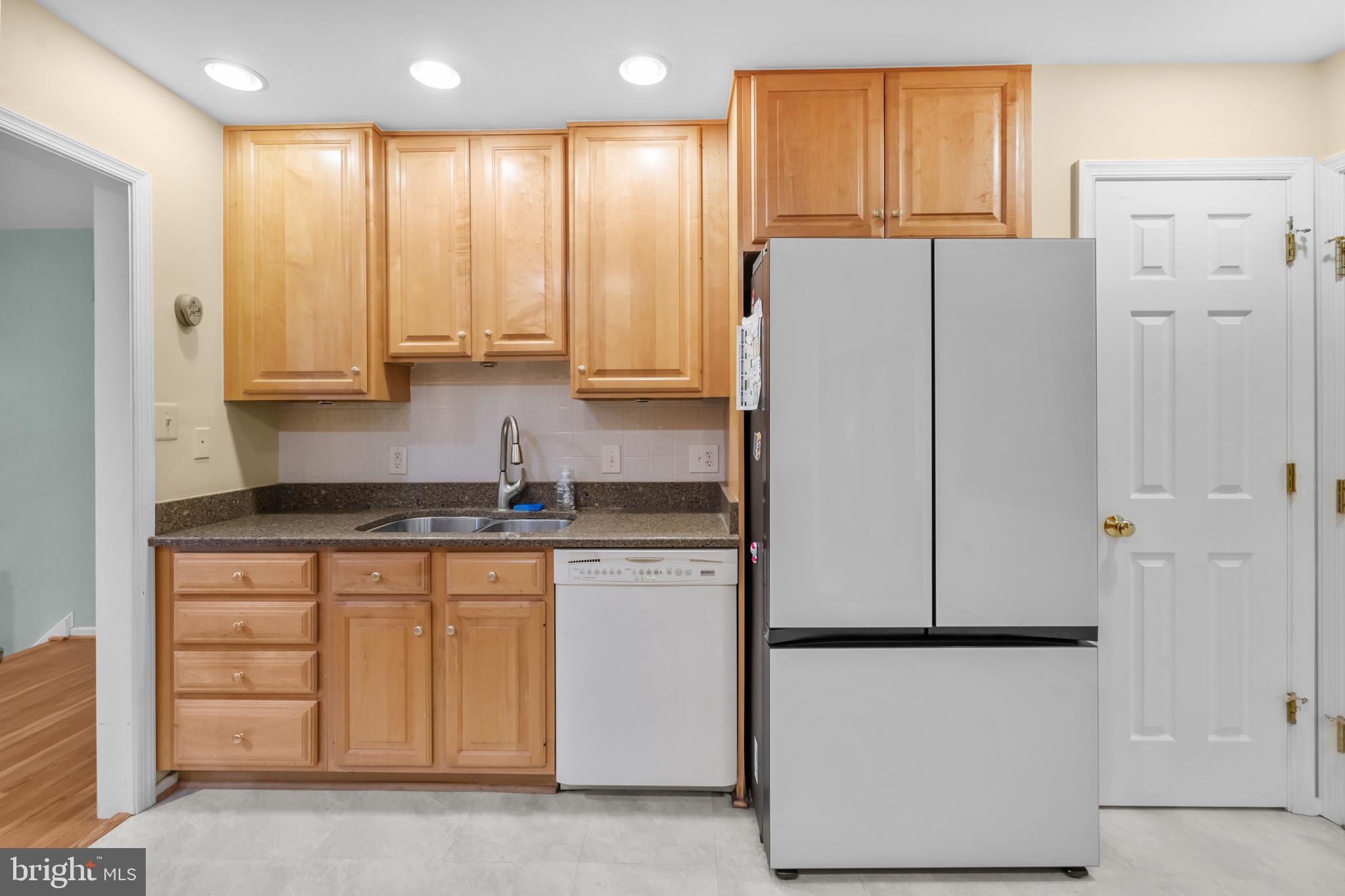 VICTORIA WOODS - Residential