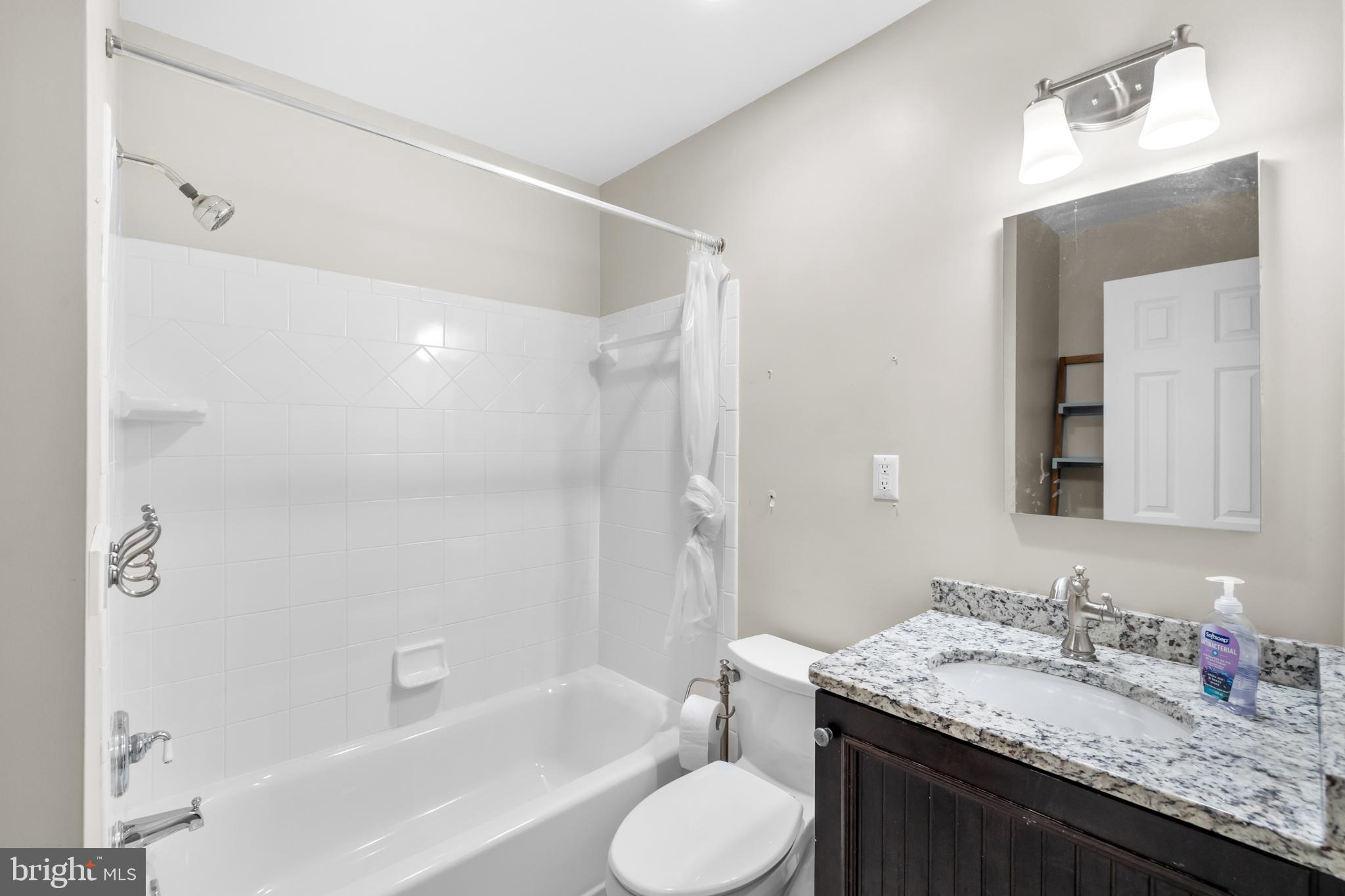 VICTORIA WOODS - Residential