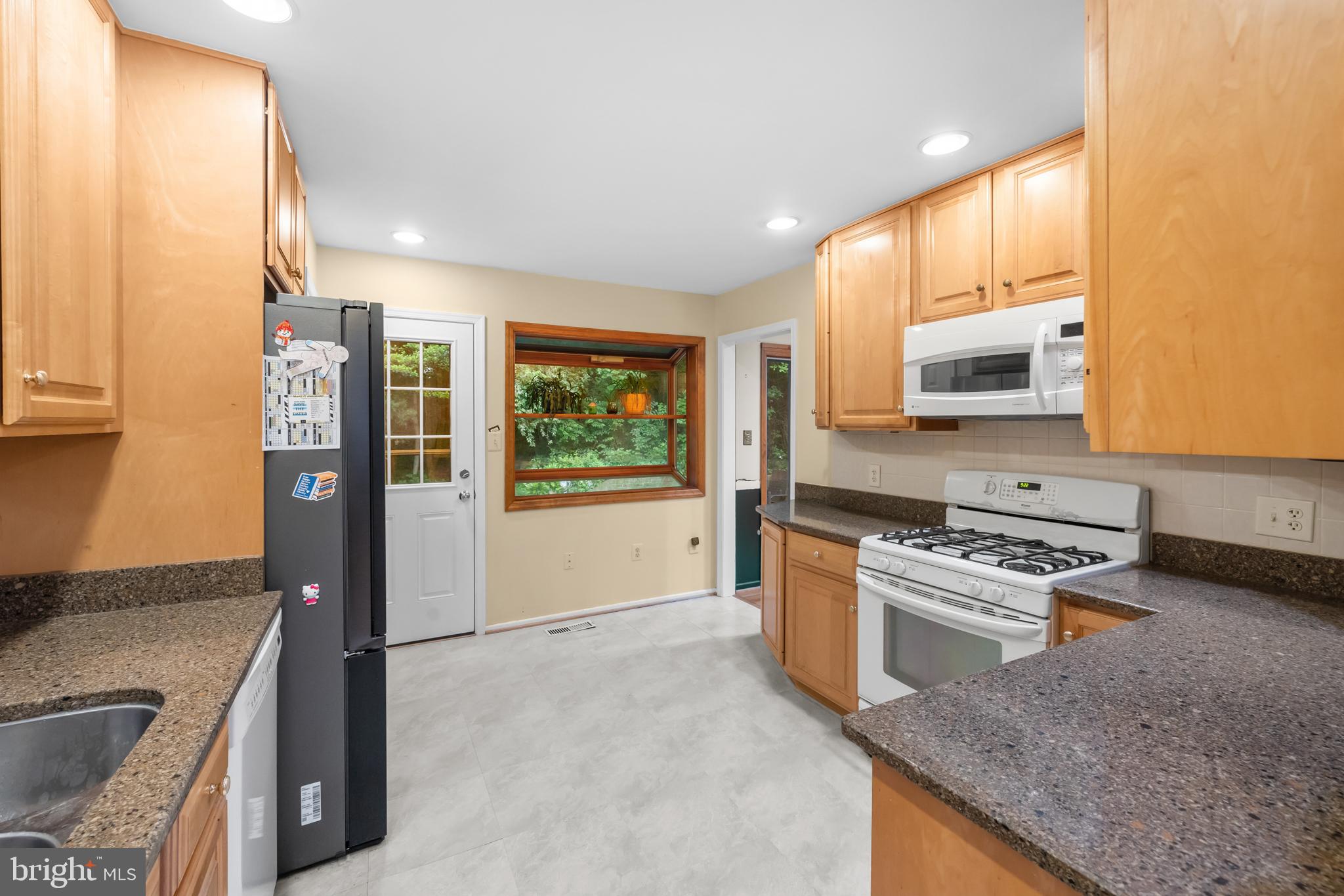 VICTORIA WOODS - Residential