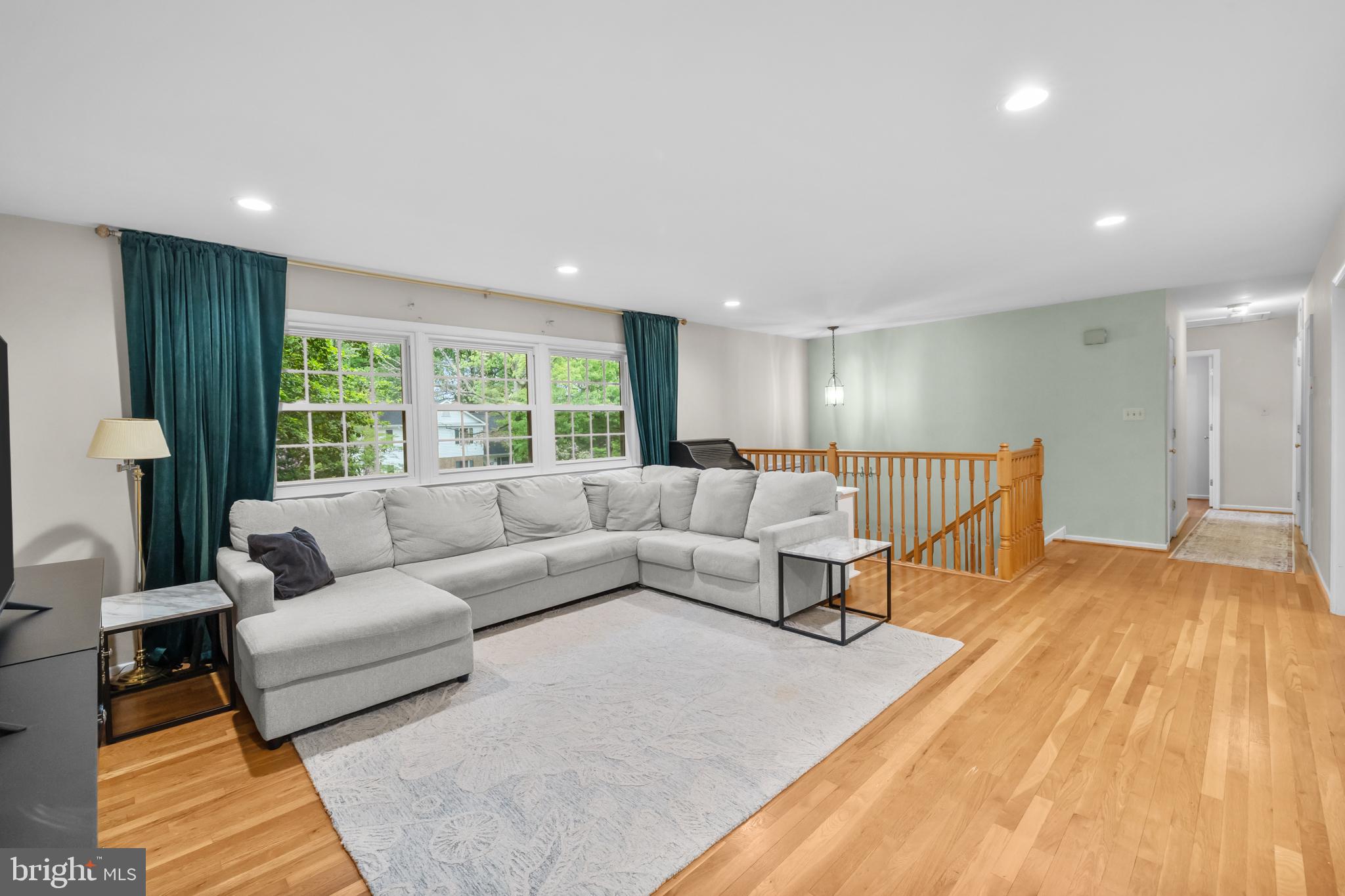 VICTORIA WOODS - Residential