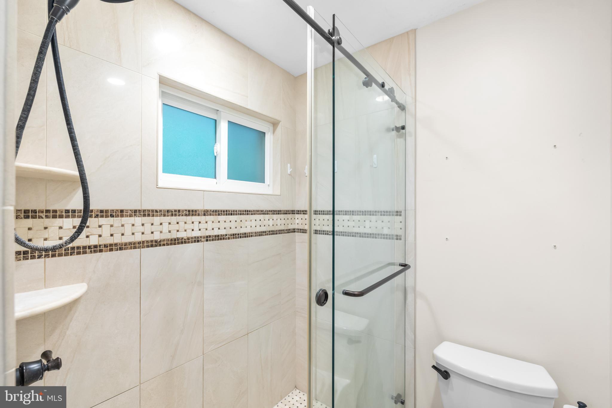 VICTORIA WOODS - Residential