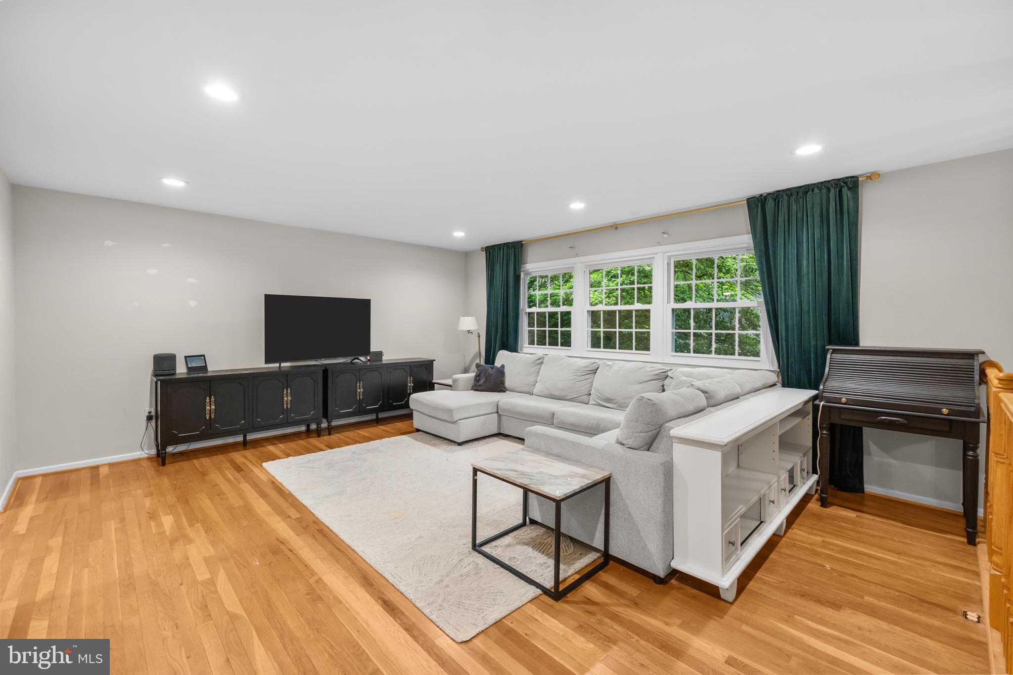 VICTORIA WOODS - Residential