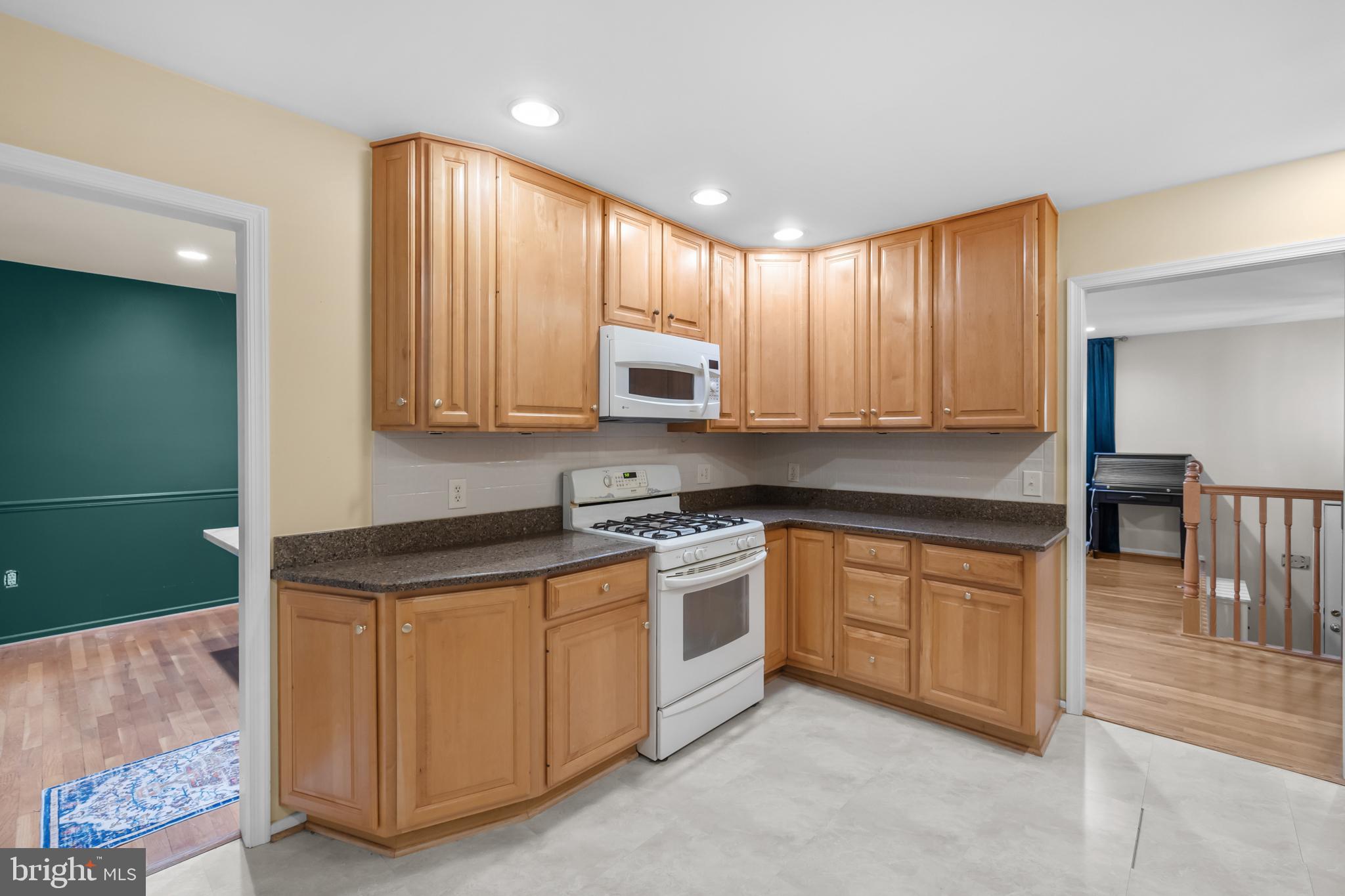 VICTORIA WOODS - Residential