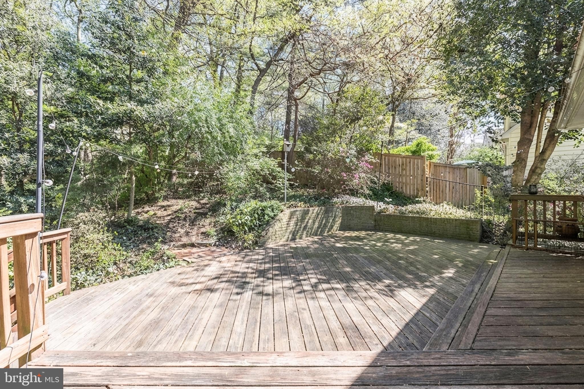 410 VICTORIA COURT NW