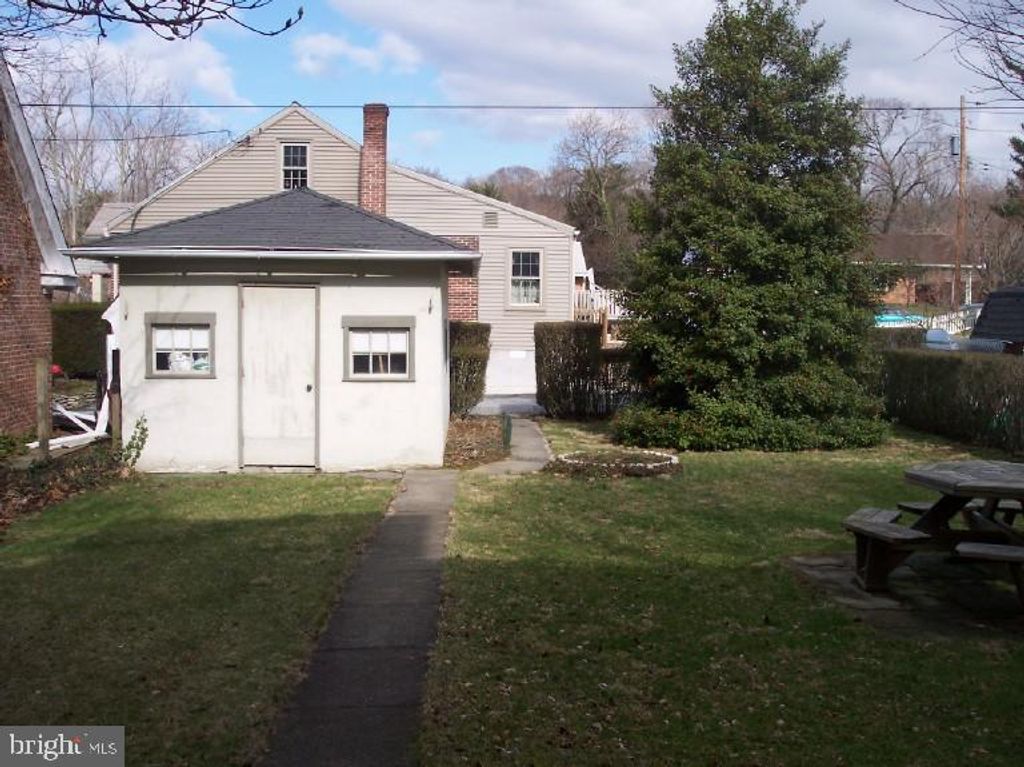 Photo of 807 Chestnut Street, Columbia, PA 17512 (MLS # PALA2046354)