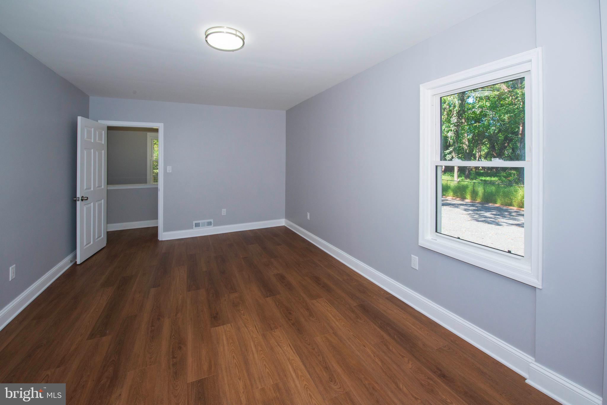 LAYTONSVILLE OUTSIDE - Residential