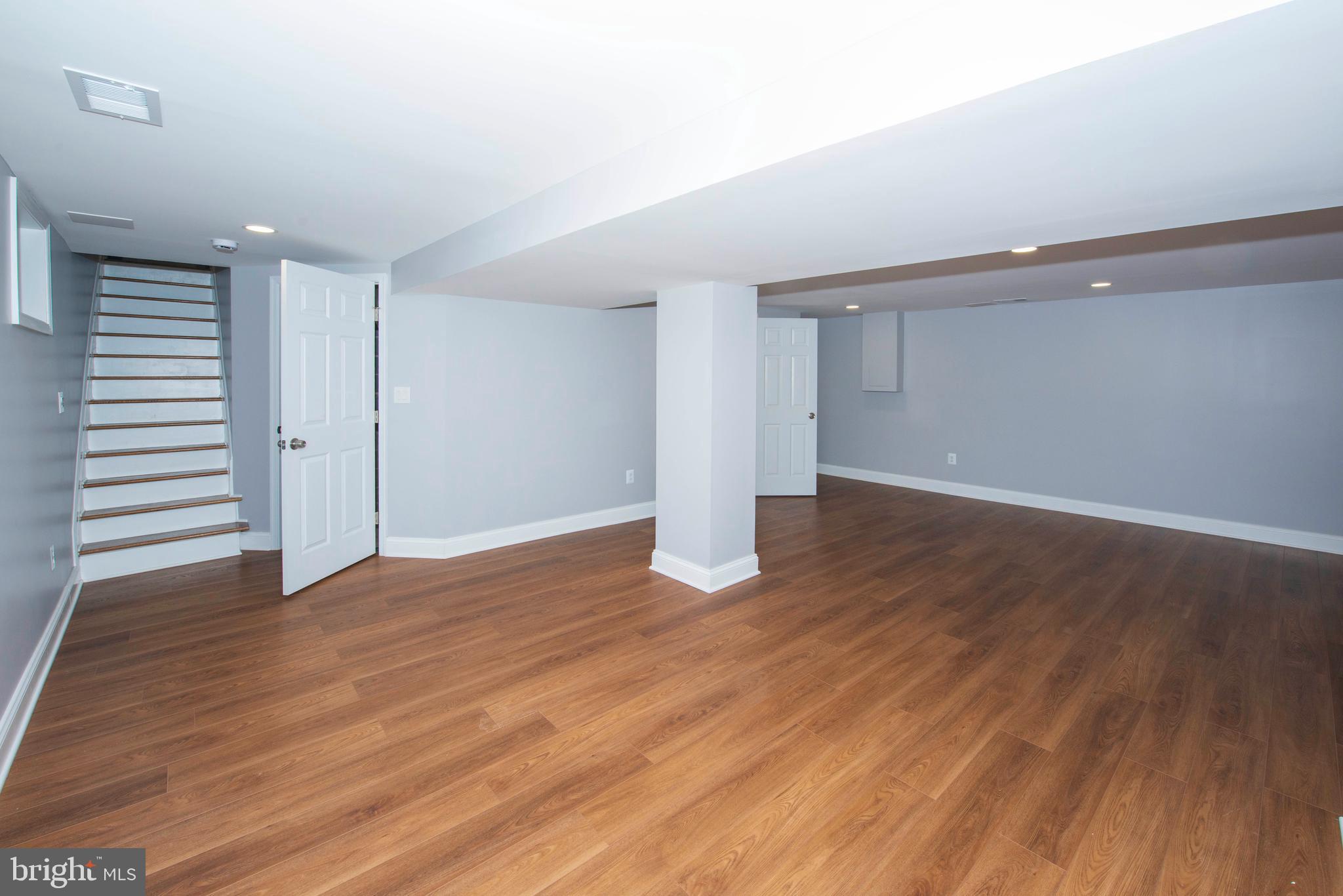 LAYTONSVILLE OUTSIDE - Residential