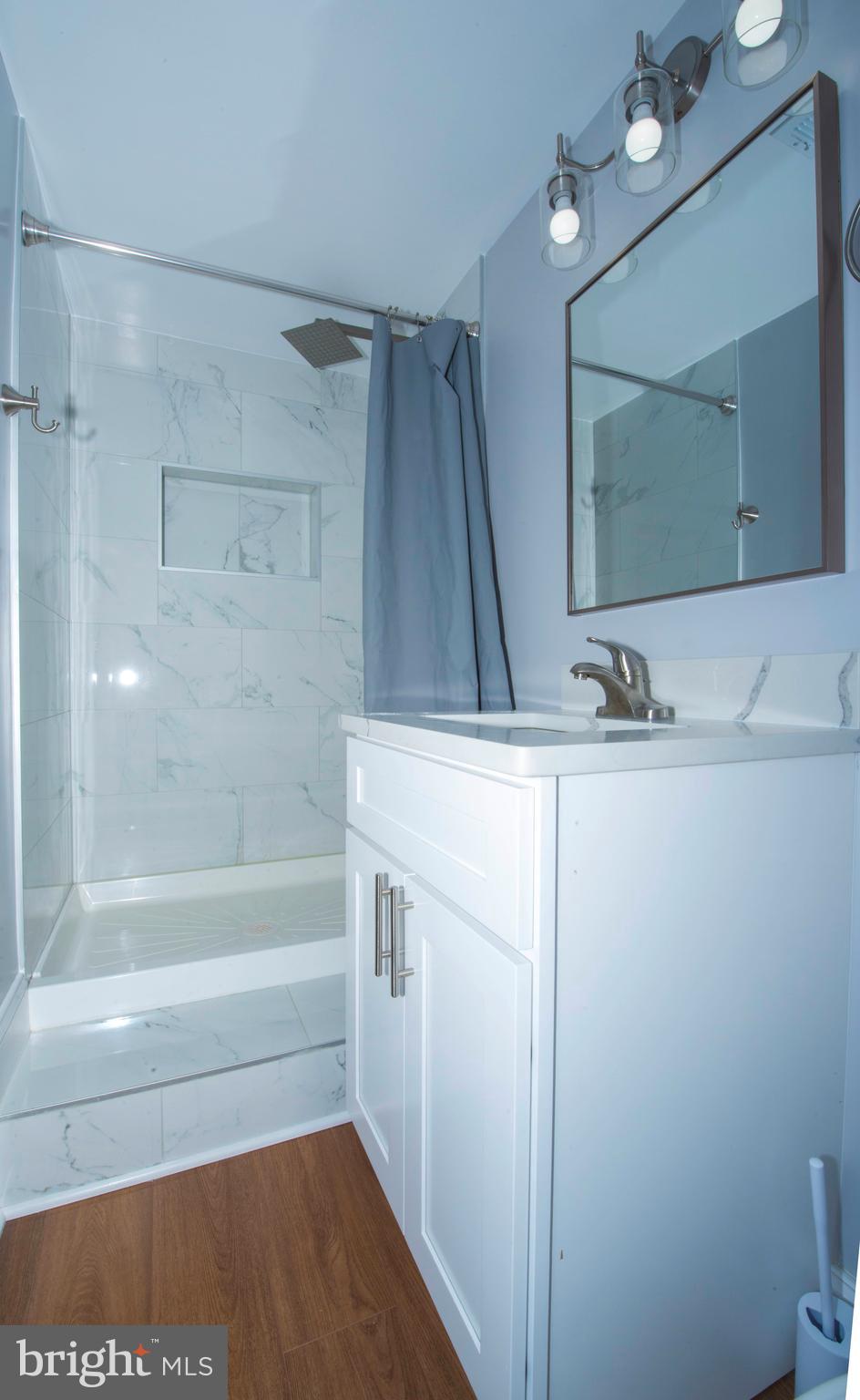 LAYTONSVILLE OUTSIDE - Residential