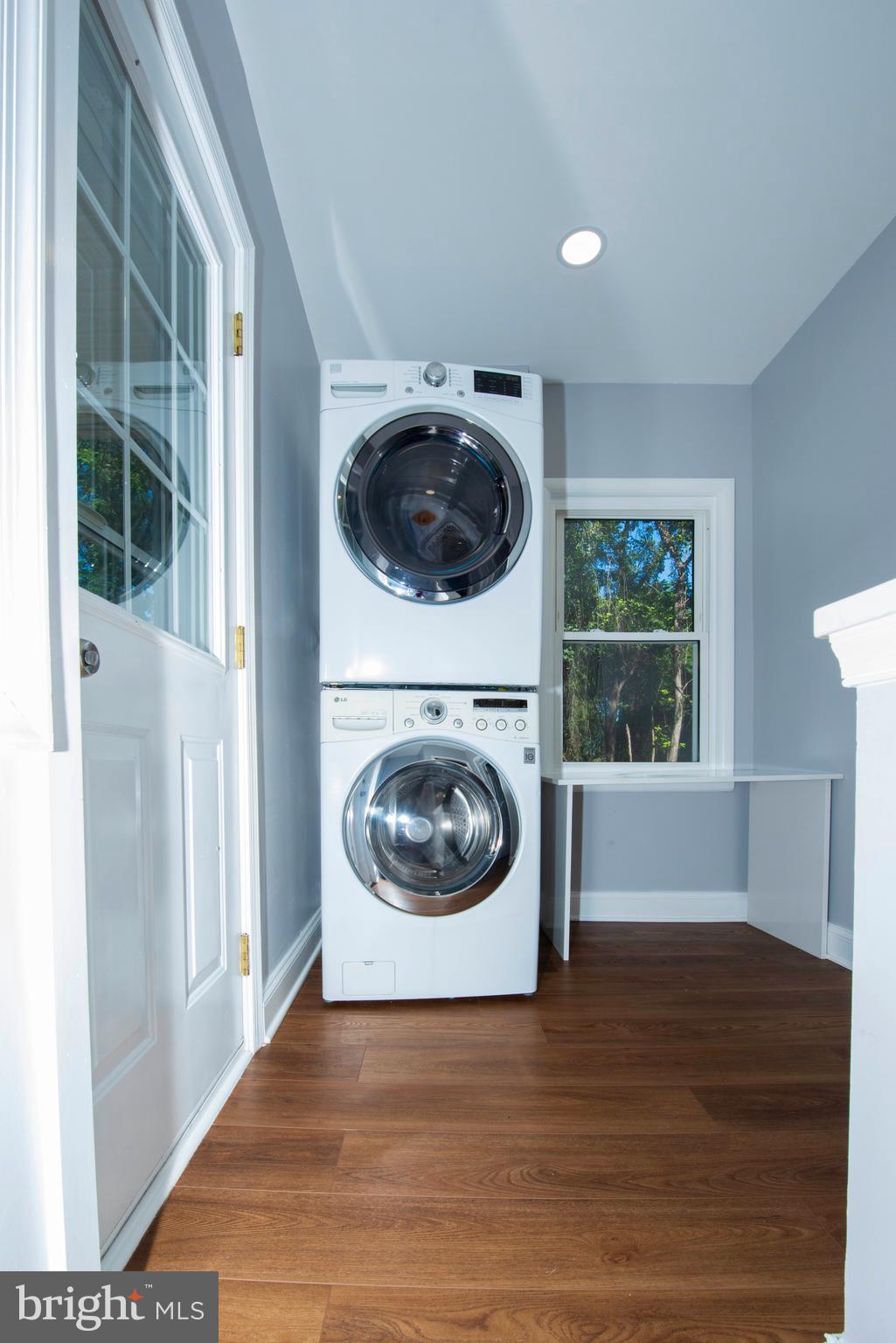 LAYTONSVILLE OUTSIDE - Residential