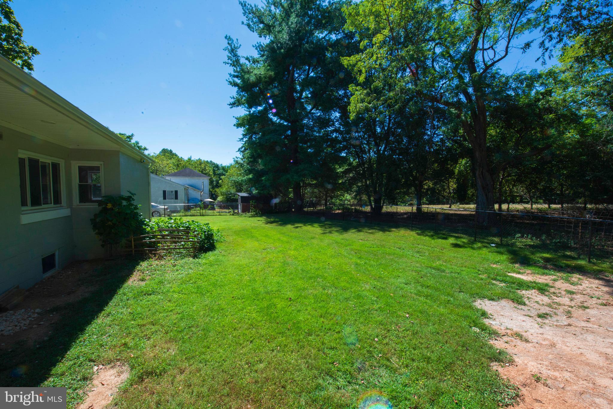 LAYTONSVILLE OUTSIDE - Residential