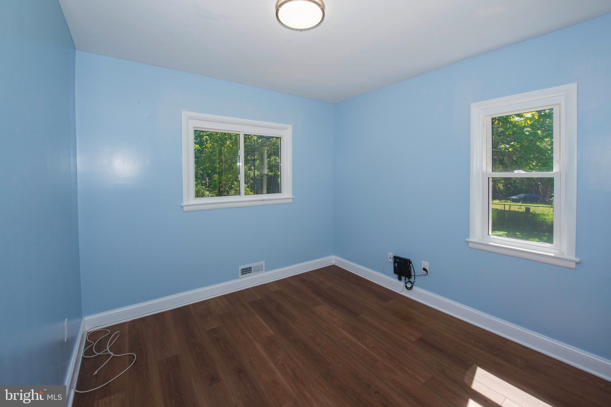 LAYTONSVILLE OUTSIDE - Residential