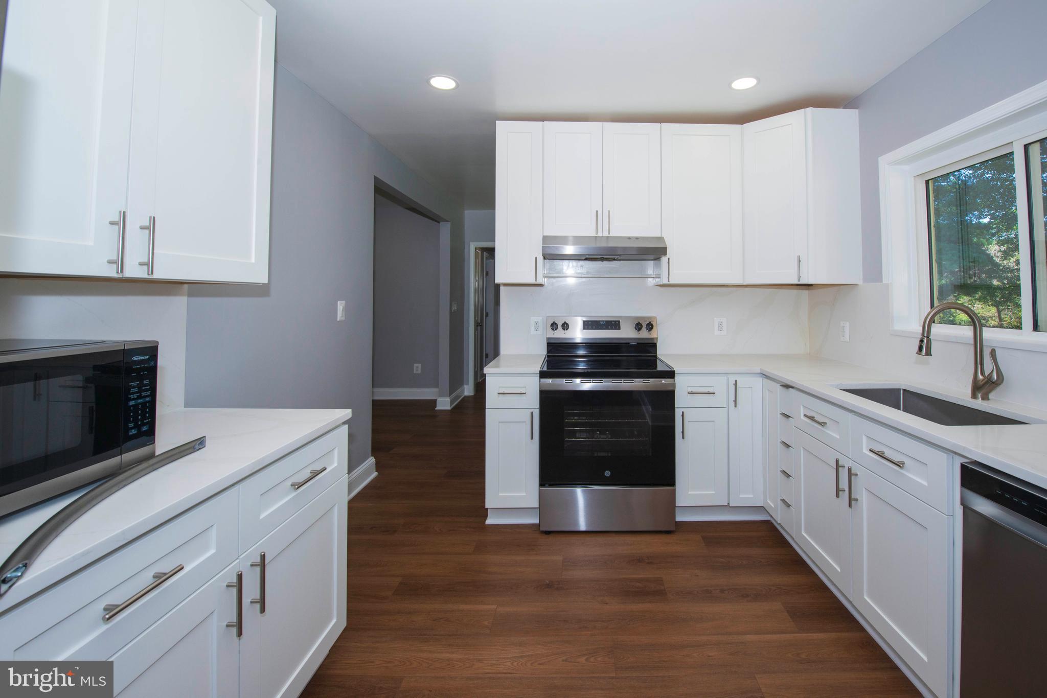 LAYTONSVILLE OUTSIDE - Residential