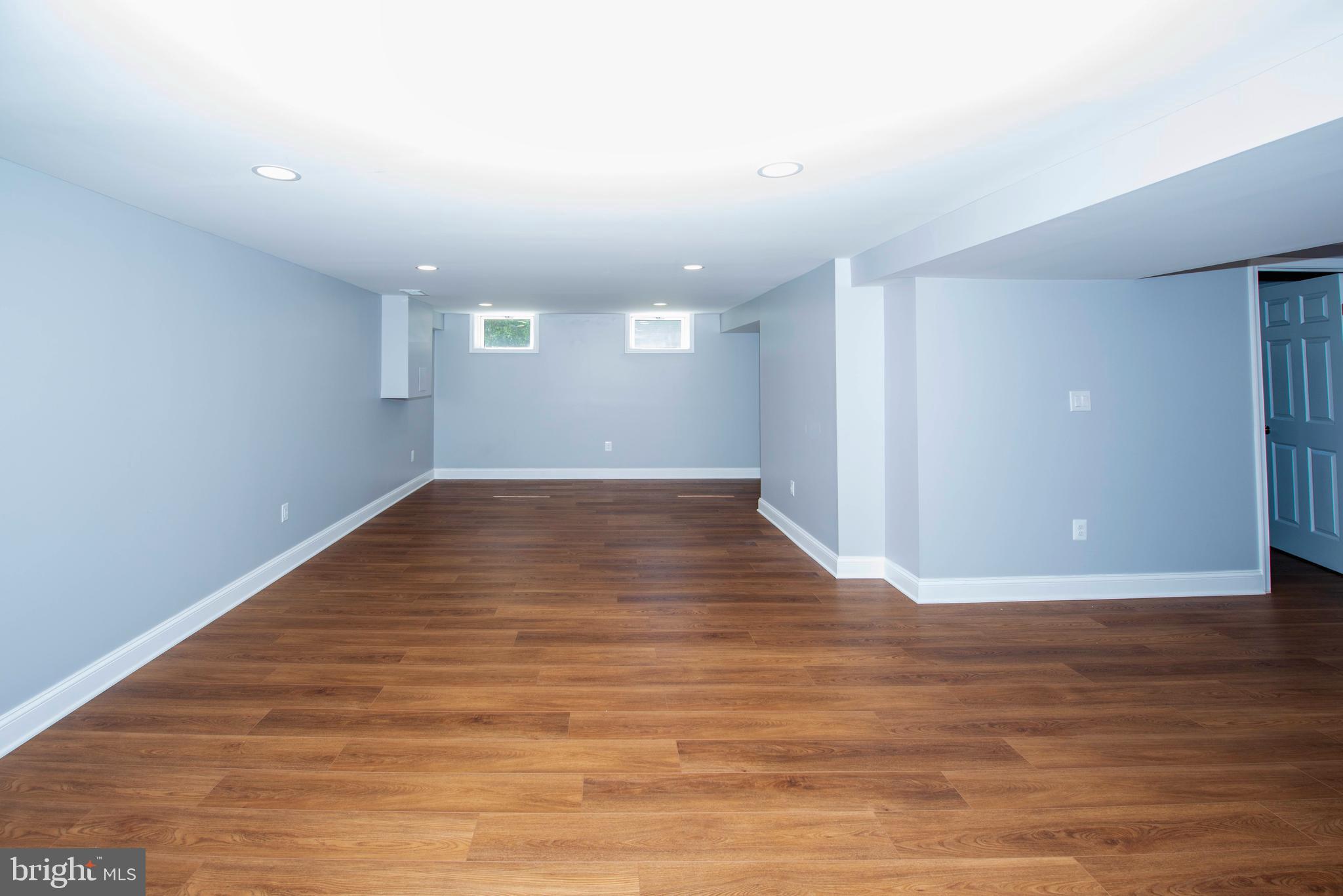 LAYTONSVILLE OUTSIDE - Residential